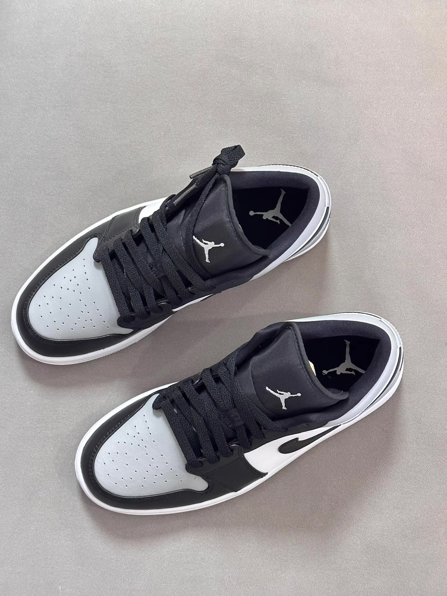 Nike Air Jordan 1 Low Smoke Grey Ｑ20 Size US 8.5 / EU 41-42 - 4 Thumbnail