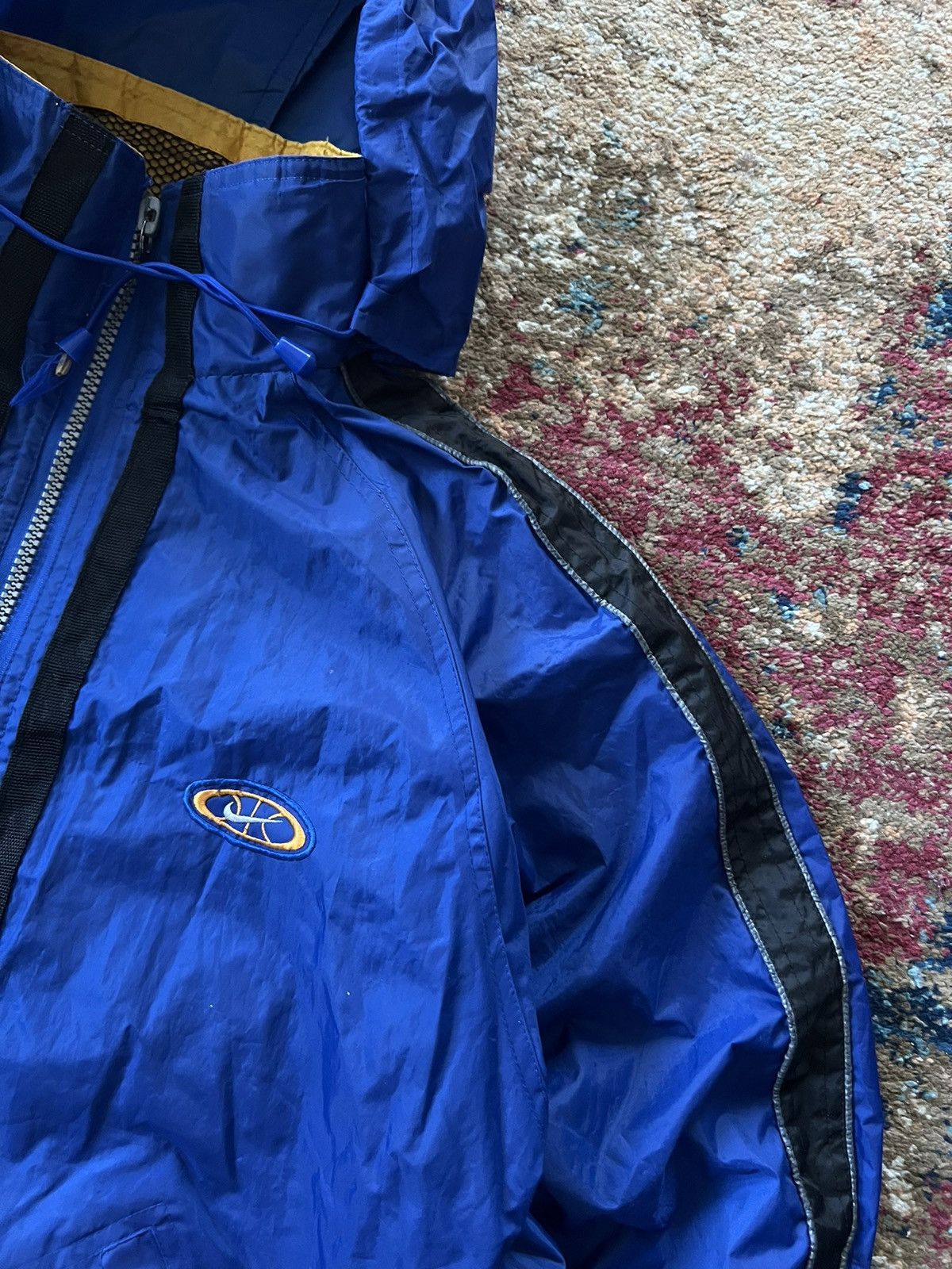 Vintage 🏀 90’s NIKE FIT RETRO BOOTLEG BIG LOGO SWOOSH JACKET Size US XL / EU 56 / 4 - 7 Thumbnail