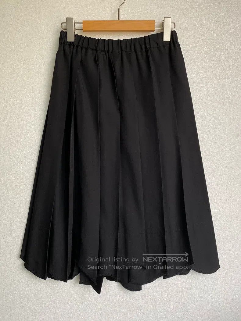 Comme des Garcons Comme Des Garcons size S Heavy silk and wool blended petal Size 23" - 2 Thumbnail