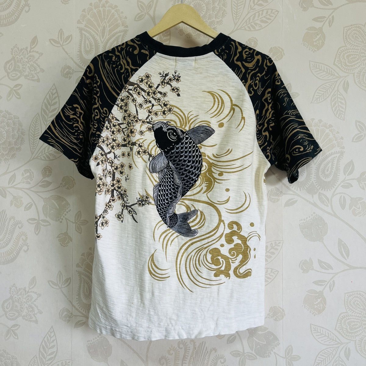 Japanese Brand × Vintage Vintage Kara Kuri Sukajan Embroidered Koi Fish TShirt Japan Size US M / EU 48-50 / 2 - 4 Thumbnail