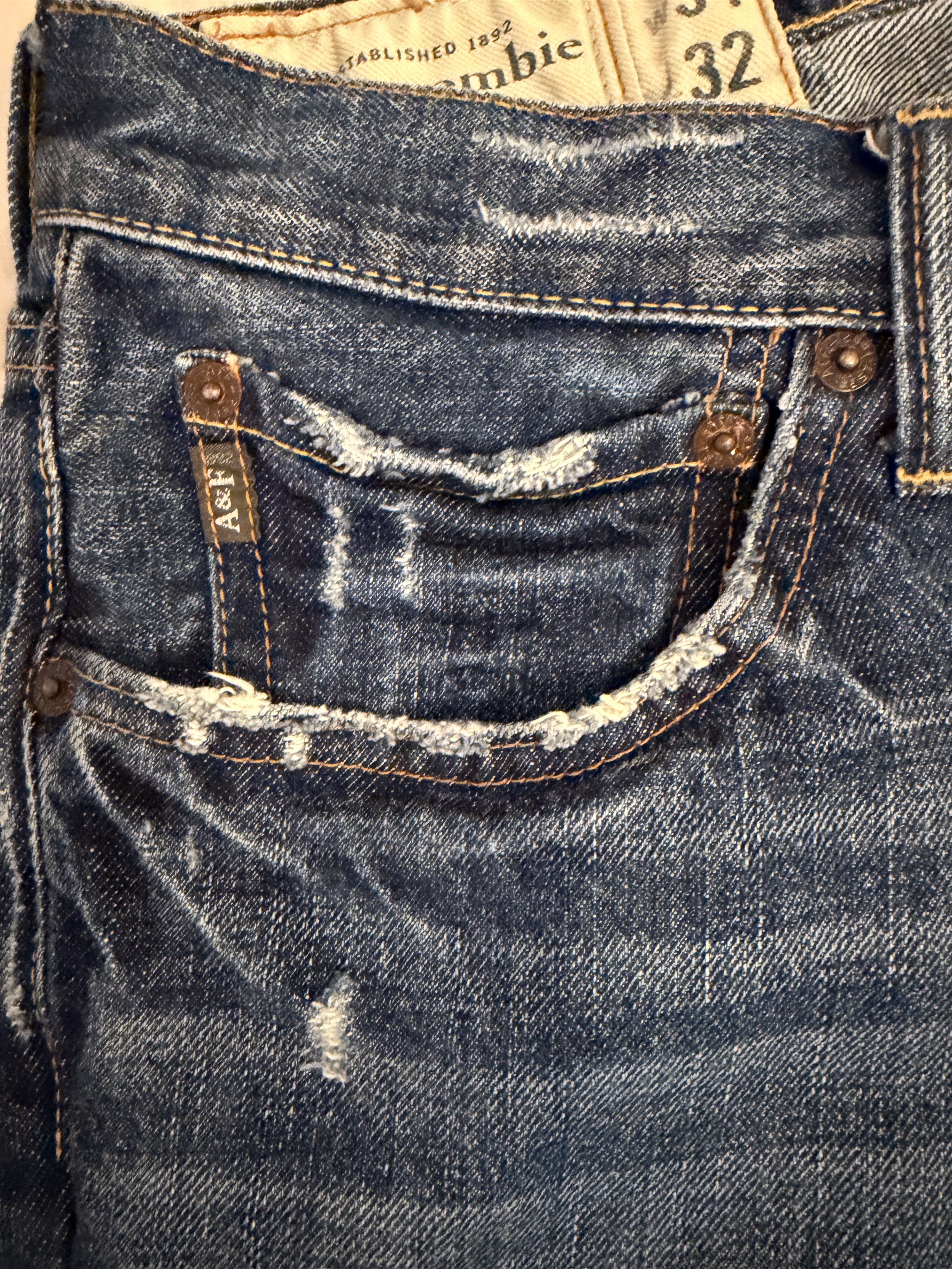 Abercrombie & Fitch Abercrombie & Fitch Low-rise Bootcut Denim Size US 32 / EU 48 - 5 Thumbnail