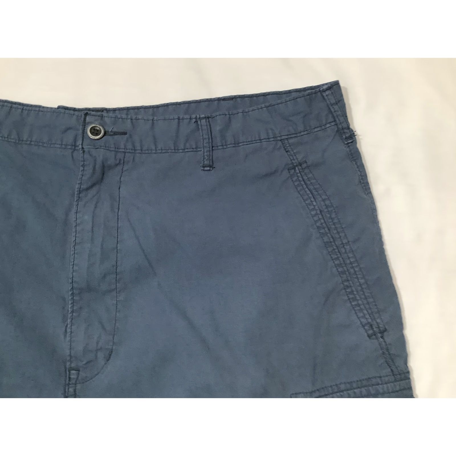 Levi's Levi's Cargo Shorts Mens 40 Blue Cotton Blend Flat Front Utility Pockets Casual Size US 40 / EU 56 - 2 Thumbnail