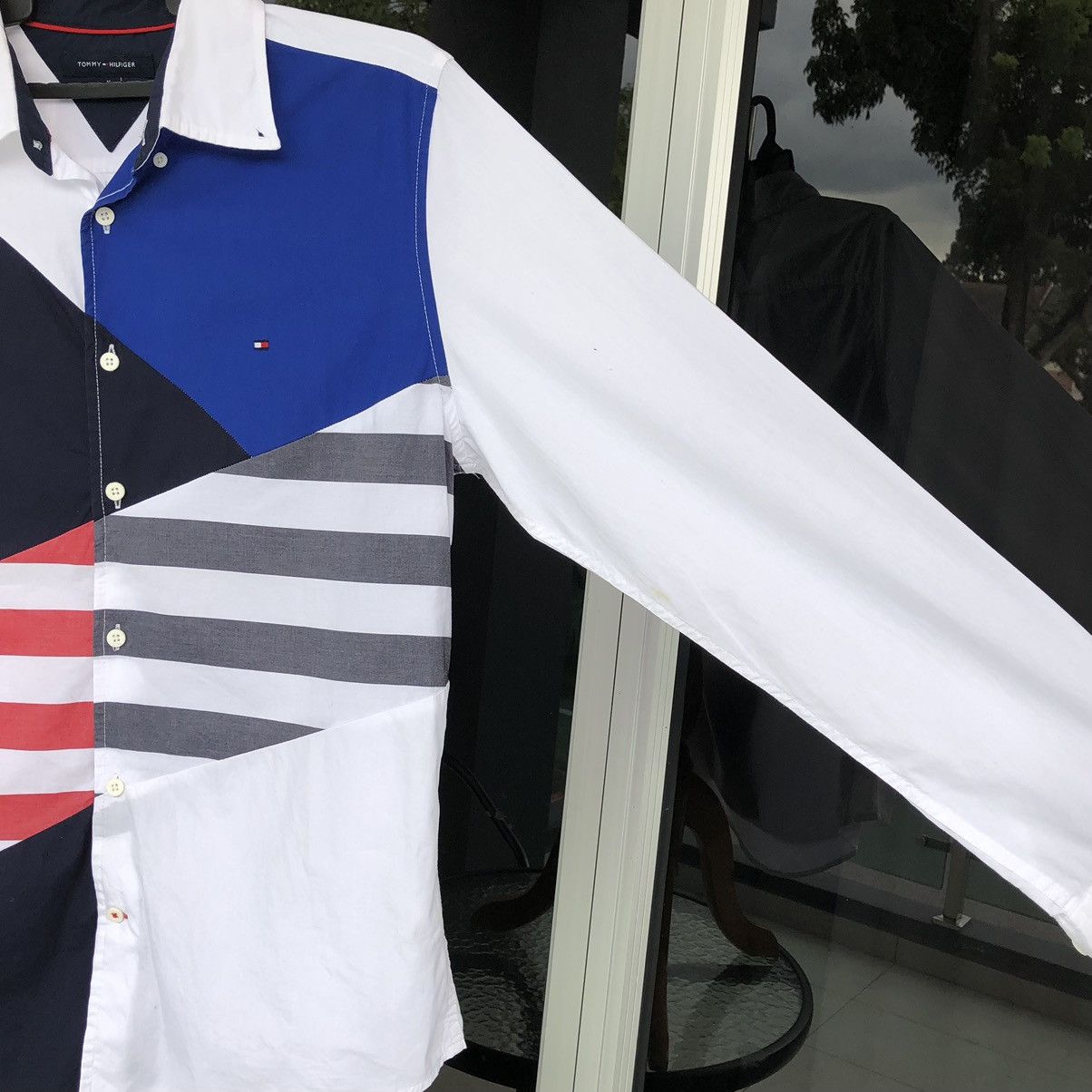 Tommy Hilfiger Tommy Hilfiger Men’s Colorblocked Stripe Long Sleeve Shirt Size US M / EU 48-50 / 2 - 10 Thumbnail