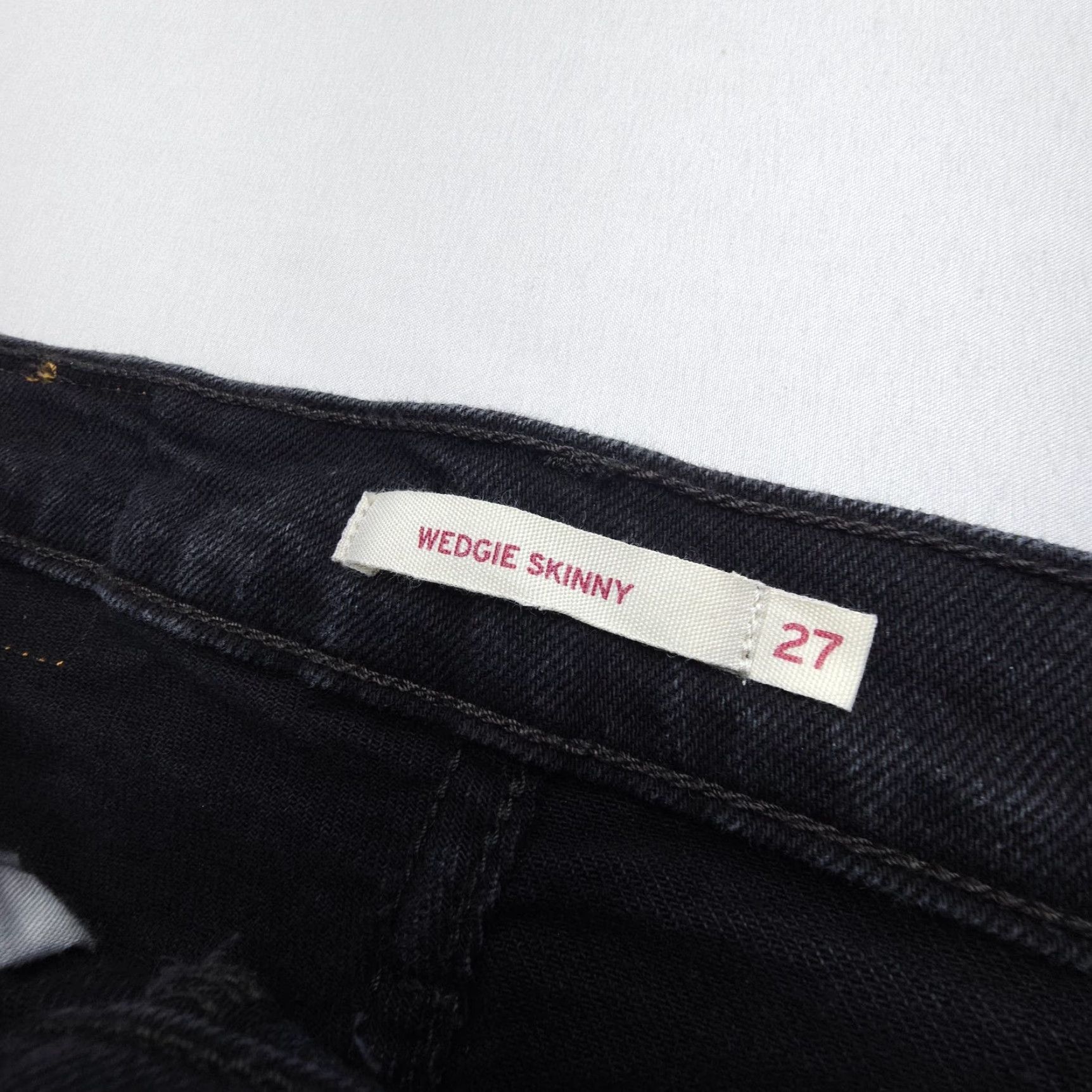 Levi's Levi's Wedgie Skinny Jeans Womens Size 27 Black High Rise Button Fly Stretch Size 27" / US 4 / IT 40 - 7 Thumbnail
