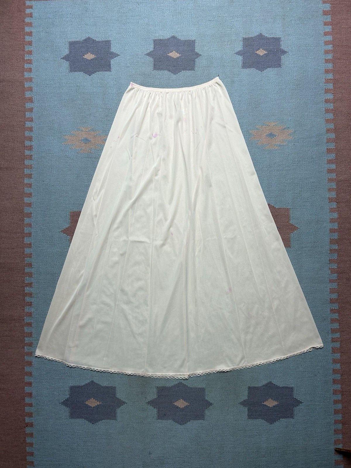 Vintage vanity fair slip skirt nylon silky lace trim lingerie medium Size 28" / US 6 / IT 42 - 1 Thumbnail