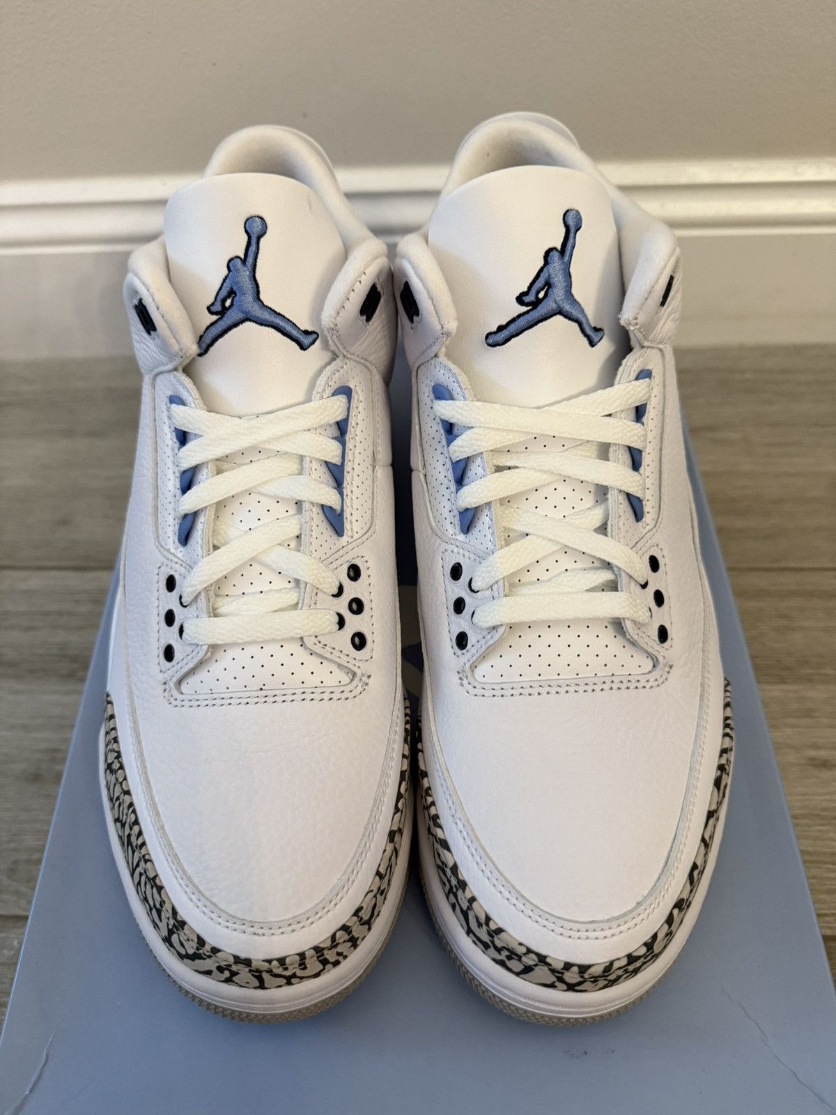 Jordan Brand Air Jordan 3 Retro UNC White Valor Blue Tech Grey Size 12 Size US 12 / EU 45 - 5 Thumbnail