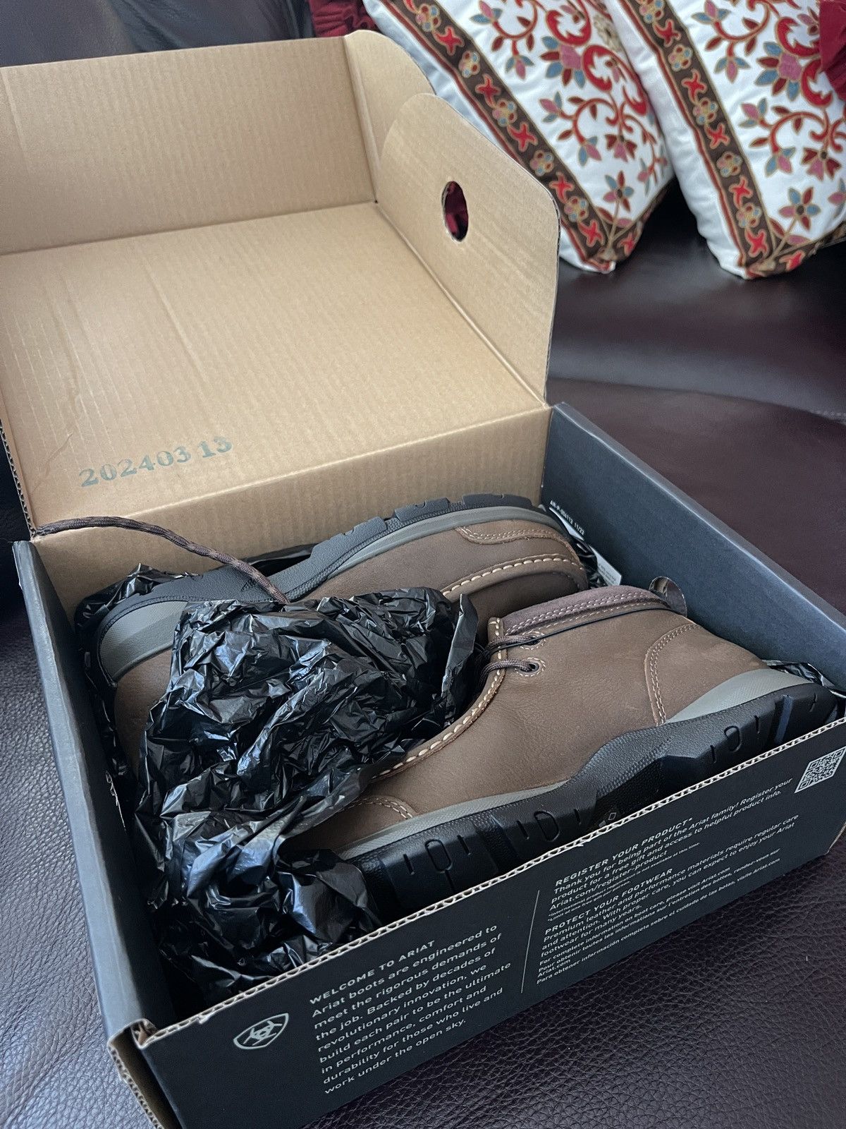 Ariat Ariat Womens Size 6.0 Wide Edge LTE Moc Dark Brown boots Size US 6 / IT 36 - 7 Thumbnail