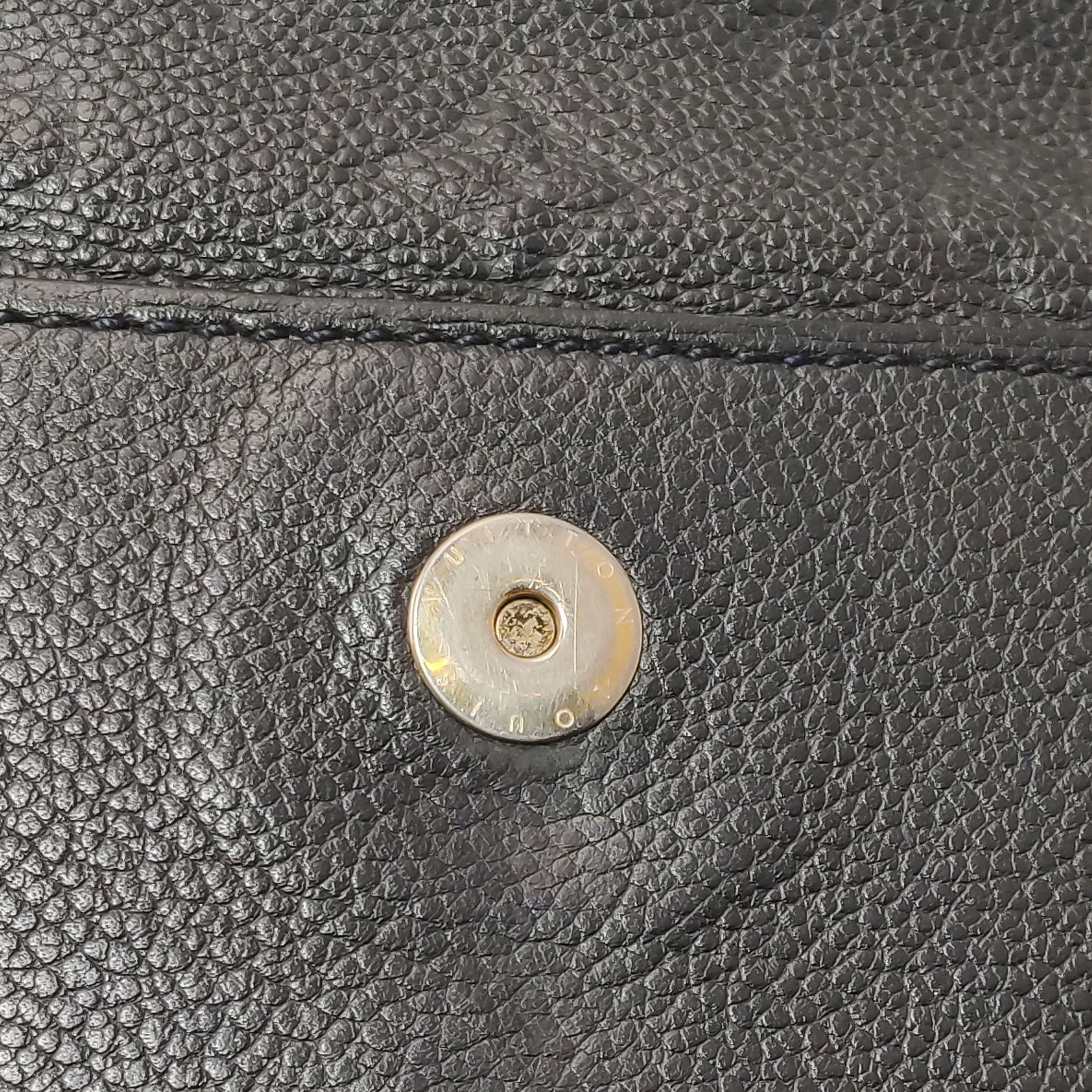Louis Vuitton Louis Vuitton (LV) Empreinte leather solid color embossed m Size ONE SIZE - 5 Thumbnail