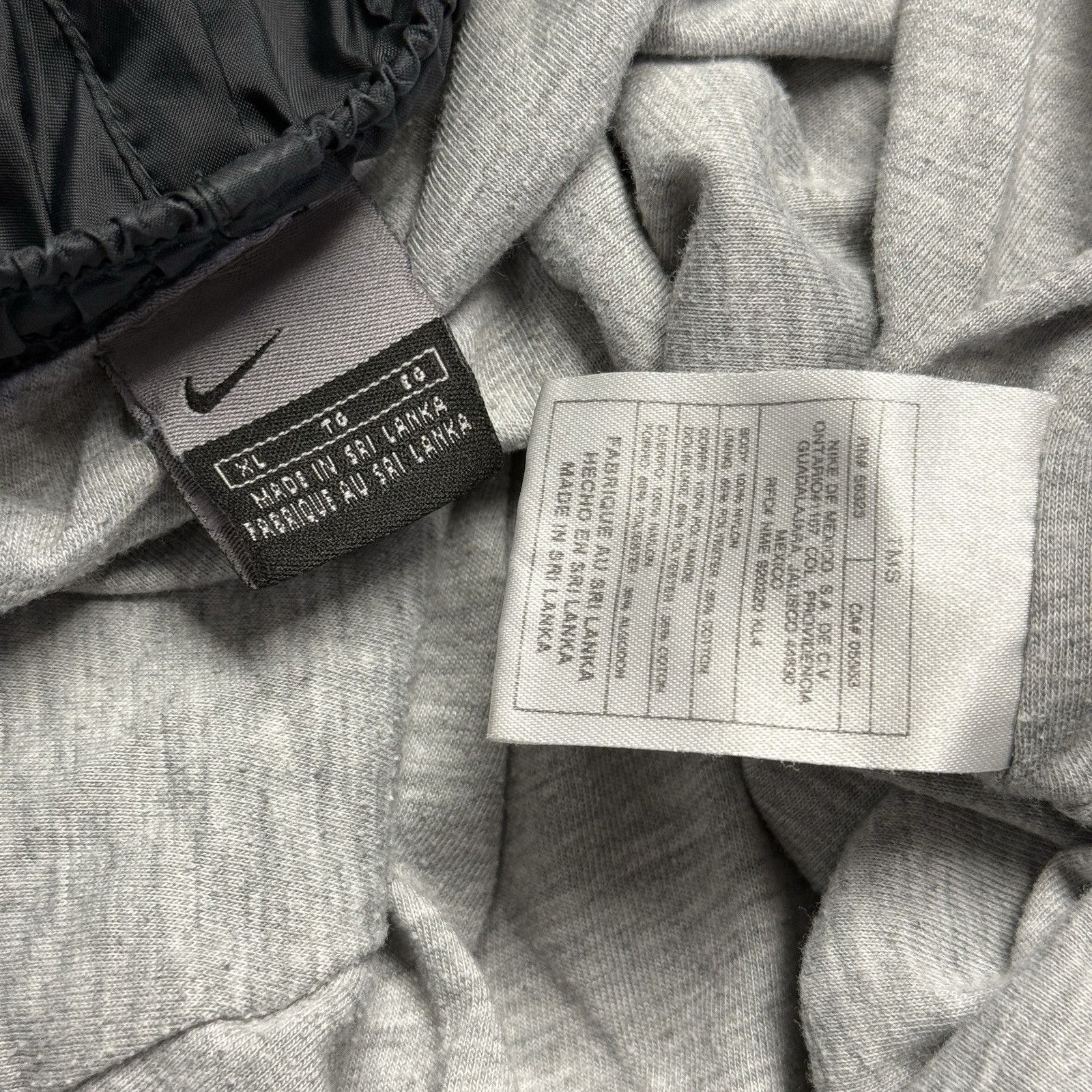 Nike Vintage Nike Windbreaker Track Pants Men’s XL Lined Activewe Size US 34 / EU 50 - 8 Thumbnail