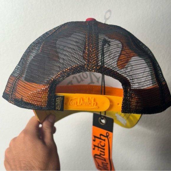 Von Dutch NWT VON DUTCH CITY OF ANGELS RED YELLOW TRUCKER HAT Size ONE SIZE - 6 Thumbnail