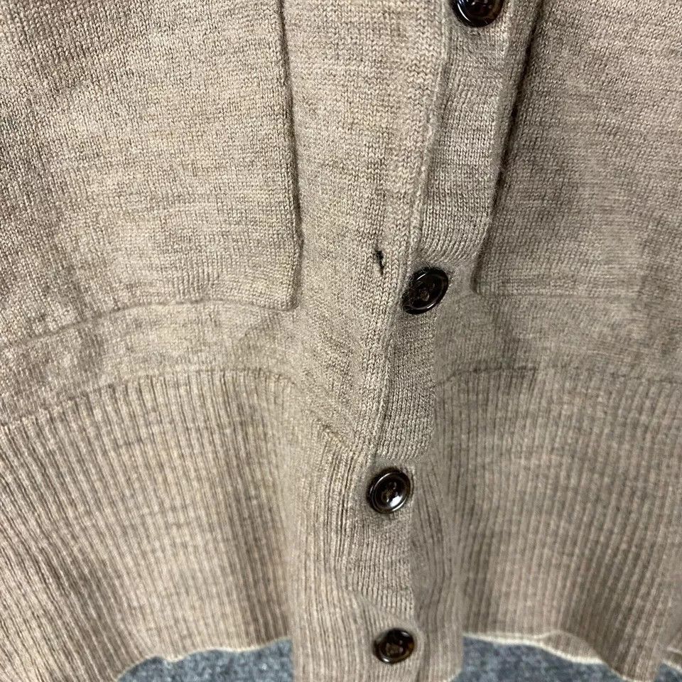 Banana Republic Banana Republic Sweater Vest Women's 100% Merino Wool M Size M / US 6-8 / IT 42-44 - 2 Thumbnail