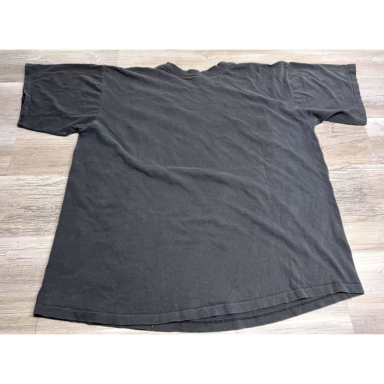 Nutmeg VINTAGE 90s Chicago Bulls T Shirt Nutmeg Black Faded Single Stitch NBA XL Mens Size US XL / EU 56 / 4 - 2 Thumbnail