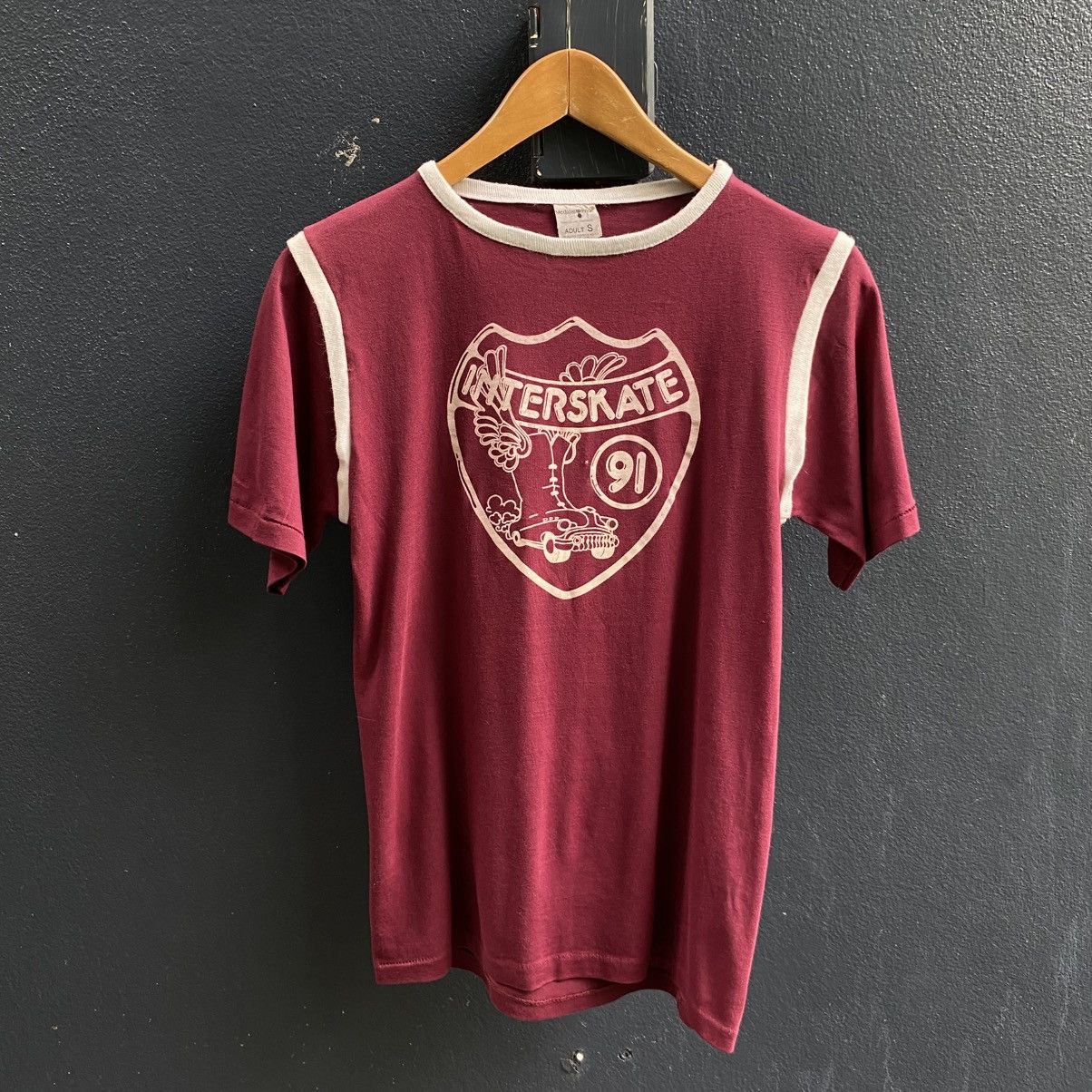 Vintage Medalisty Pride SULA Burgundy Interskate Graphic T-Shirt Size S / US 4 / IT 40 - 13 Thumbnail