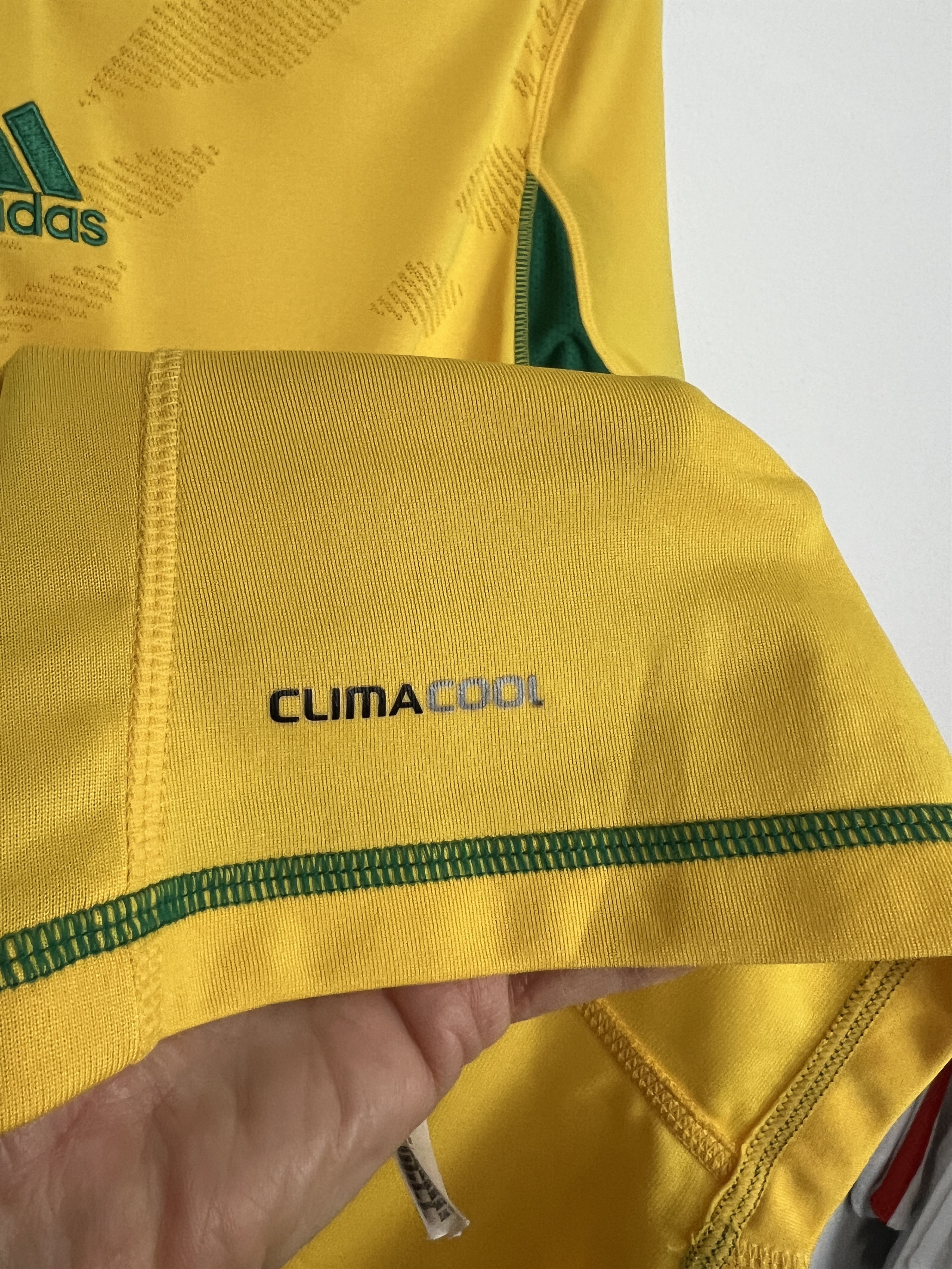 Adidas South Africa football shirt 2010 Soccer #10 Pienaar Jersey Size US M / EU 48-50 / 2 - 4 Thumbnail