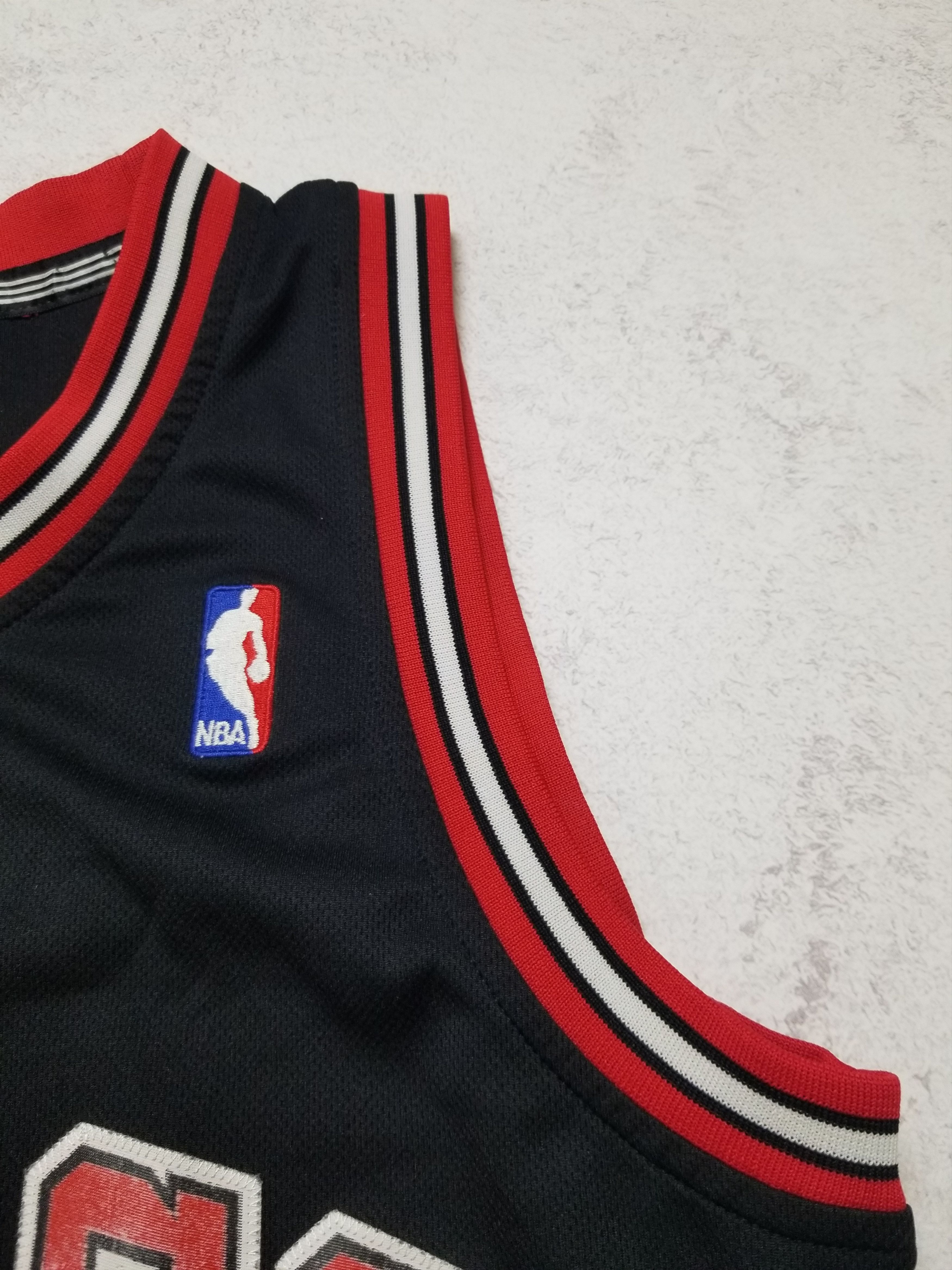 Adidas Authentics Derrick Rose #1 Chicago Bulls Stitched Jersey Size US S / EU 44-46 / 1 - 19 Thumbnail