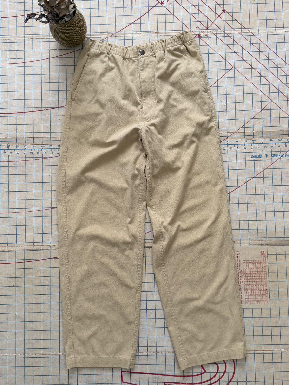The North Face The North Face Casual Pants Light Tan Size Medium Japan Tag Size US 32 / EU 48 - 1 Thumbnail