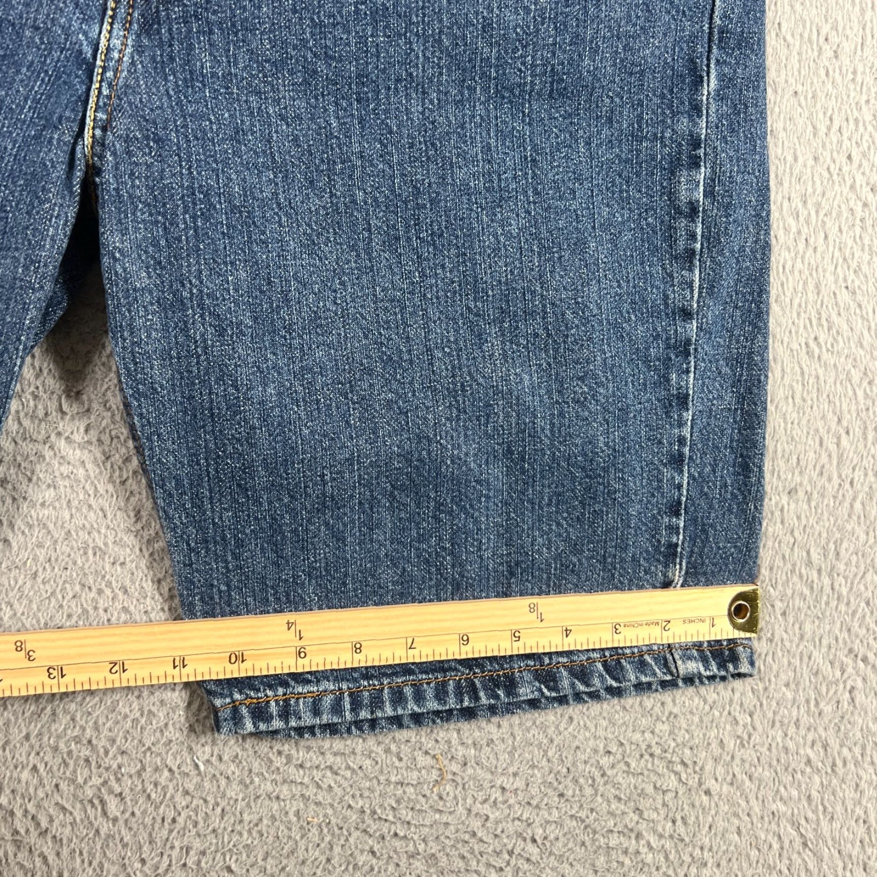 Levi's VINTAGE Levi's Shorts Bermuda Mens 36 Blue Denim Casual 90s Made in Colombia Size US 36 / EU 52 - 2 Thumbnail