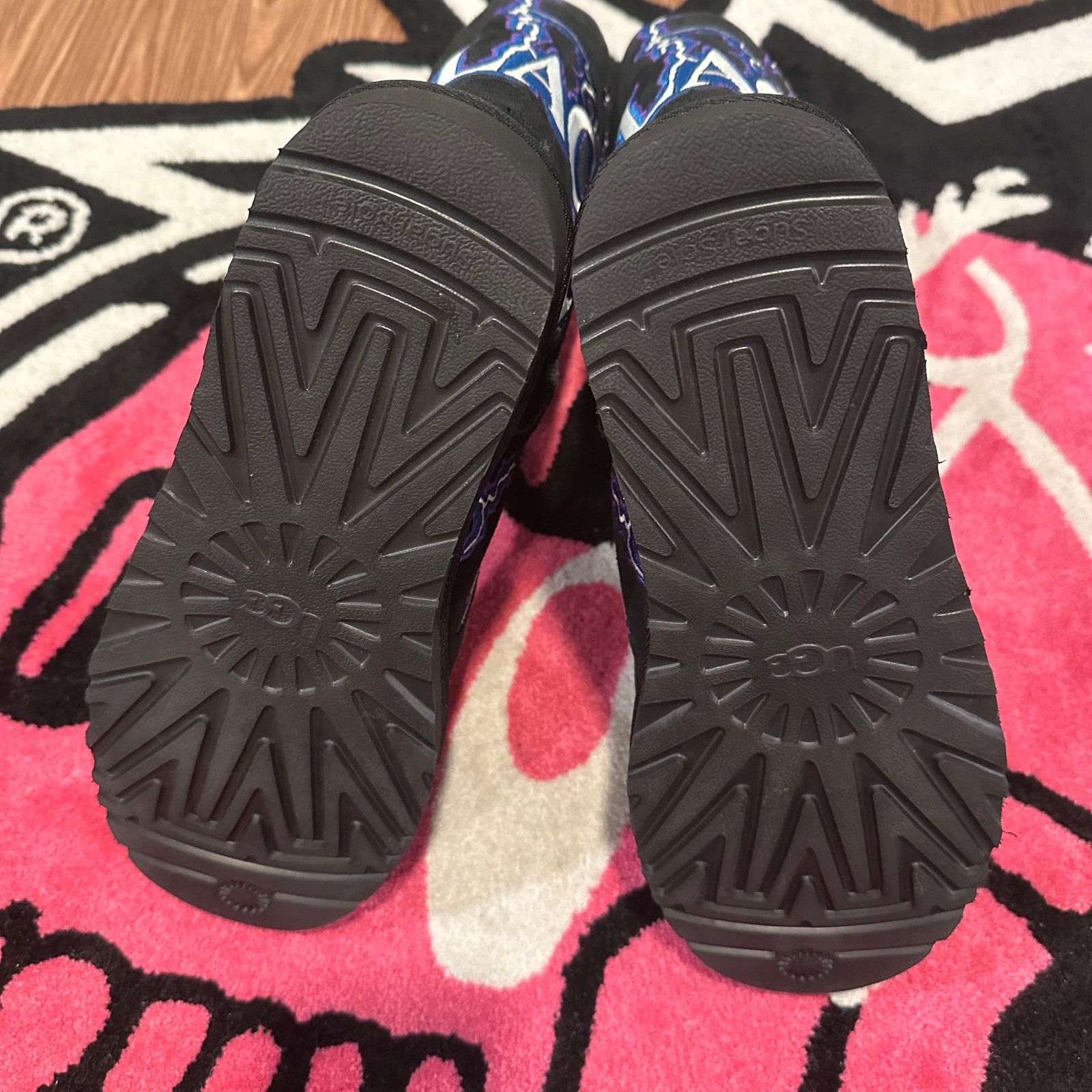 Palace UGG Classic Short Boot x Palace Lightning - Black - Size 10 Size US 10 / EU 43 - 11 Thumbnail