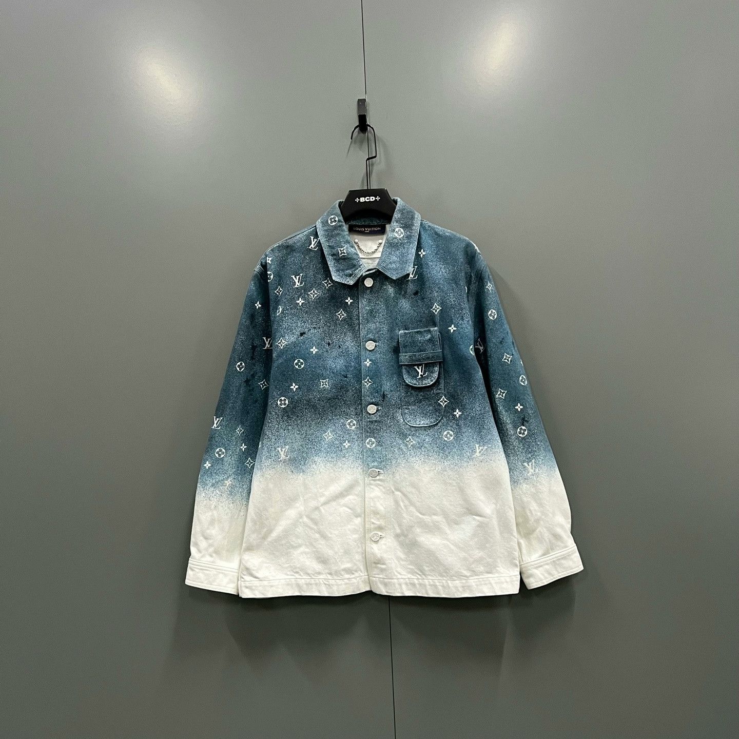 Louis Vuitton Louis Vuitton Starry Sky Gradient Denim Shirt Size US L / EU 52-54 / 3 - 1 Preview