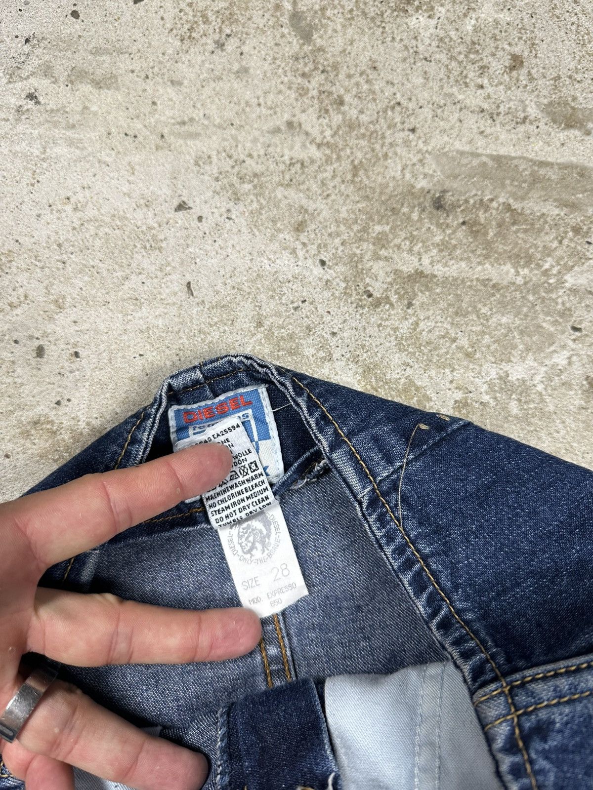 Diesel Vintage 90s Diesel Females Denim Jeans Mini Skirt rare Size 28" / US 6 / IT 42 - 8 Thumbnail