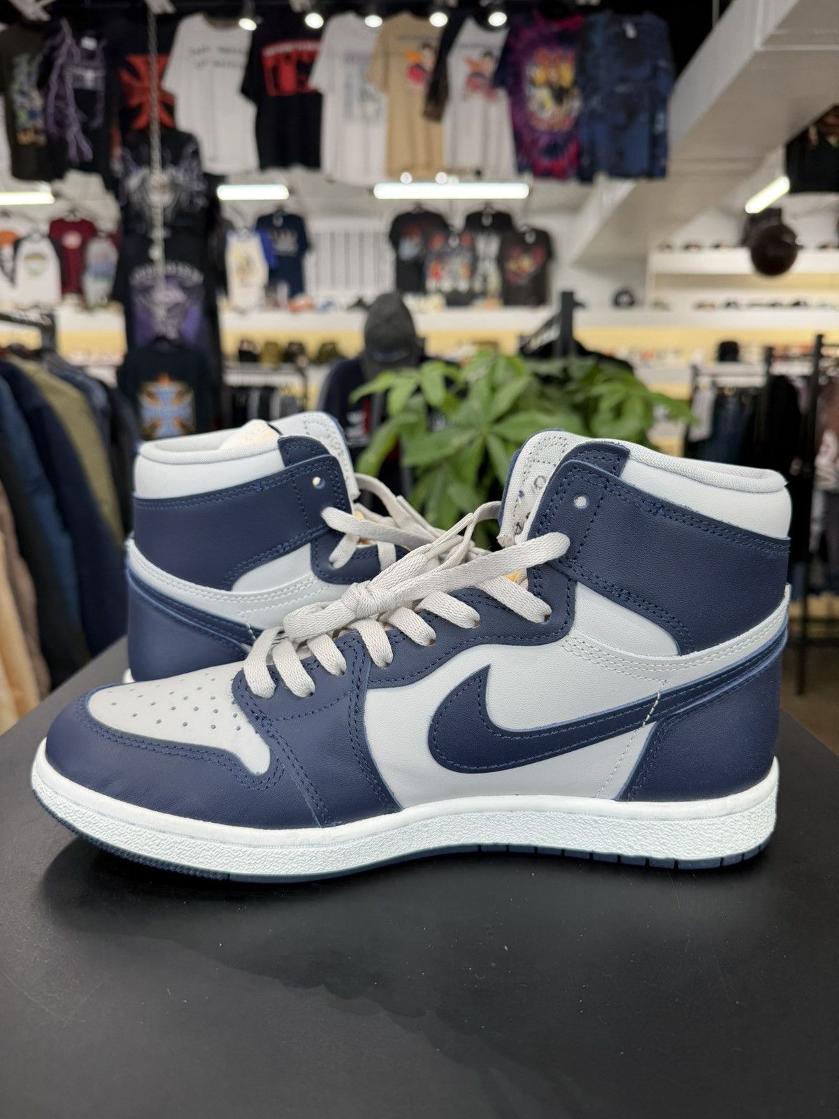 Jordan Brand Air Jordan 1 High Georgetown Size 9 (2022) Size US 9 / EU 42 - 4 Thumbnail