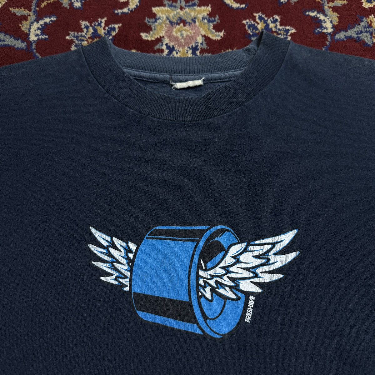 Hook-Ups Vintage 90s Freshjive skateboards Flying Wheel skater tee Size US S / EU 44-46 / 1 - 1 Thumbnail