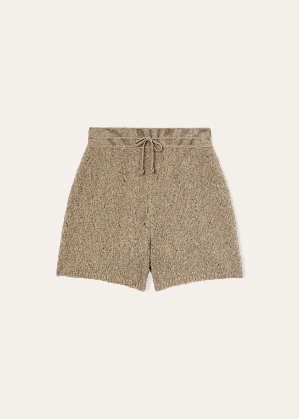 o1srvl11e1125 FAN1843 Cocooning Short in Brown