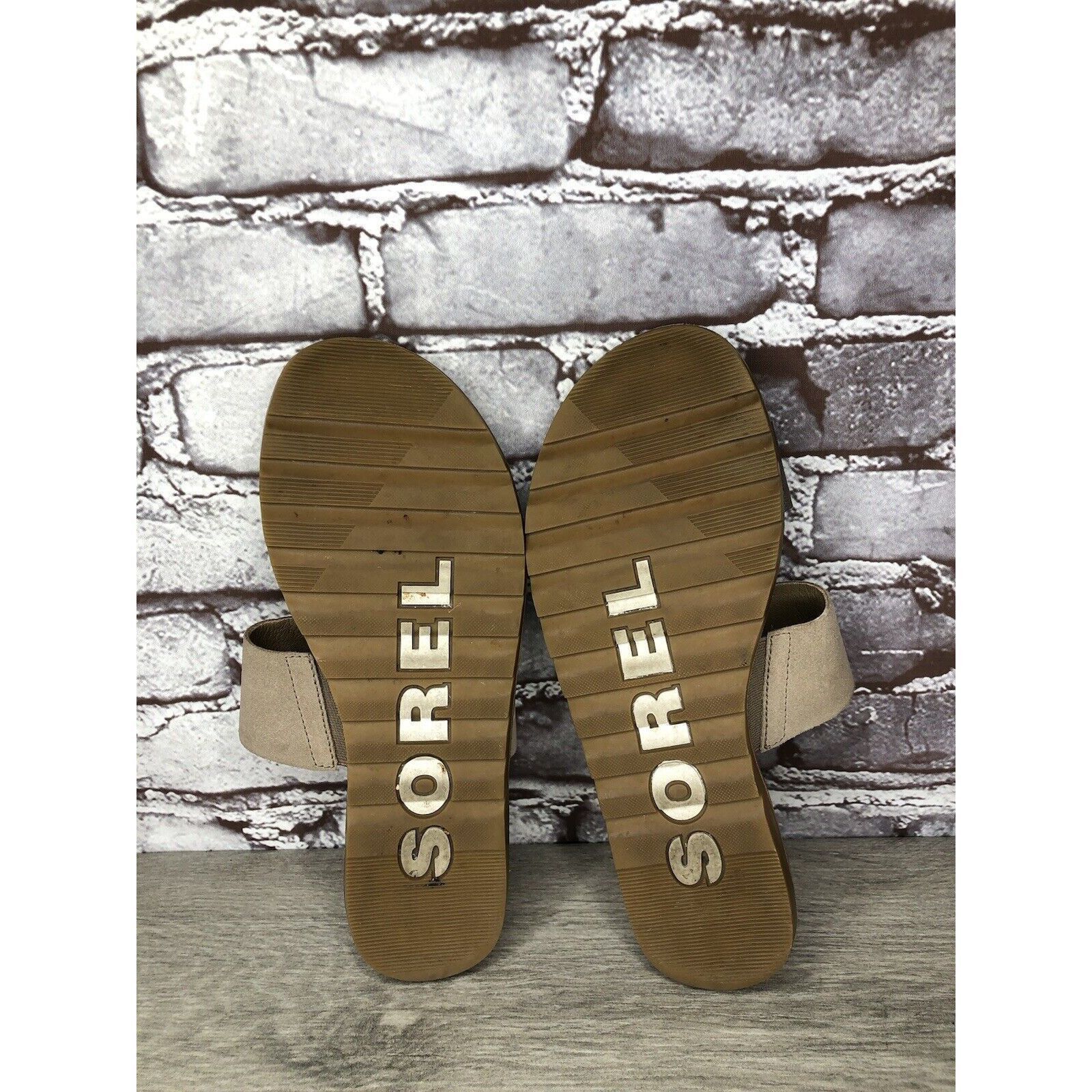 SOREL Sorel Taupe Suede Gold Leather Slides Sandals Women Sz 8.5M Size US 8.5 / IT 38.5 - 9 Thumbnail
