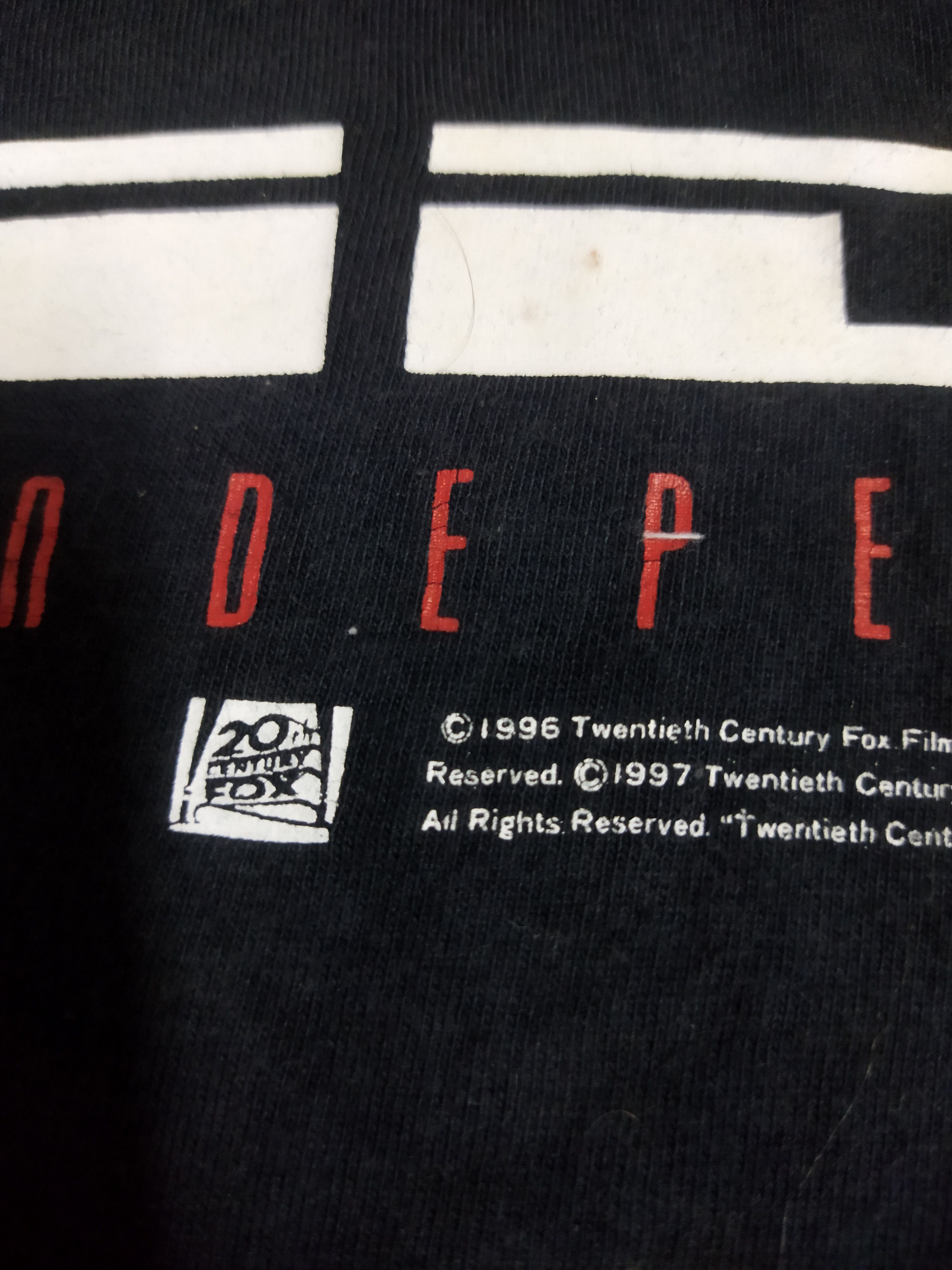 Vintage Vintage 1996 Independence Day ID4 Tee Size US L / EU 52-54 / 3 - 2 Thumbnail