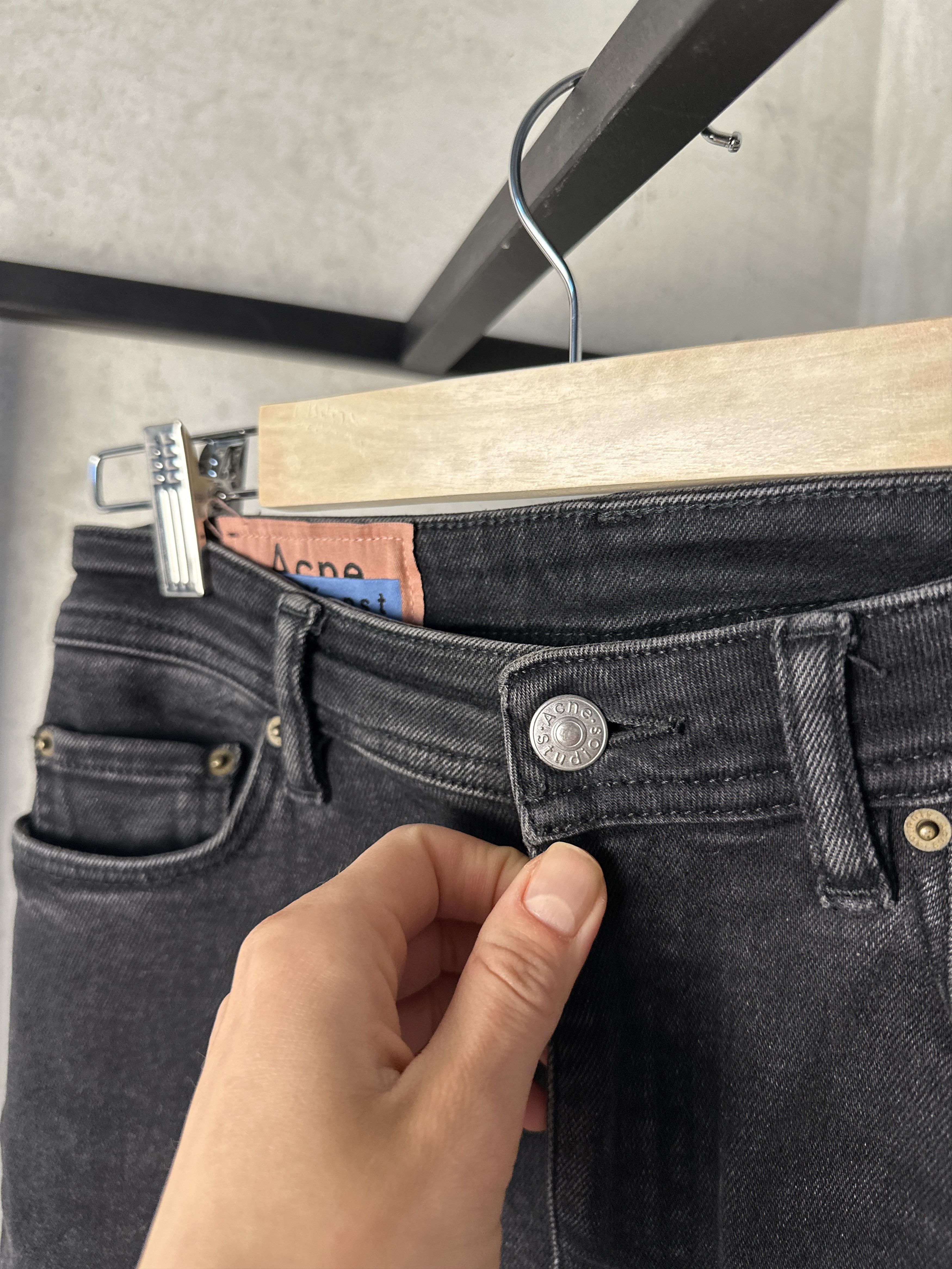 Acne Studios Acne Studios Peg Used Black Jeans Size 26" / US 2 / IT 38 - 3 Thumbnail