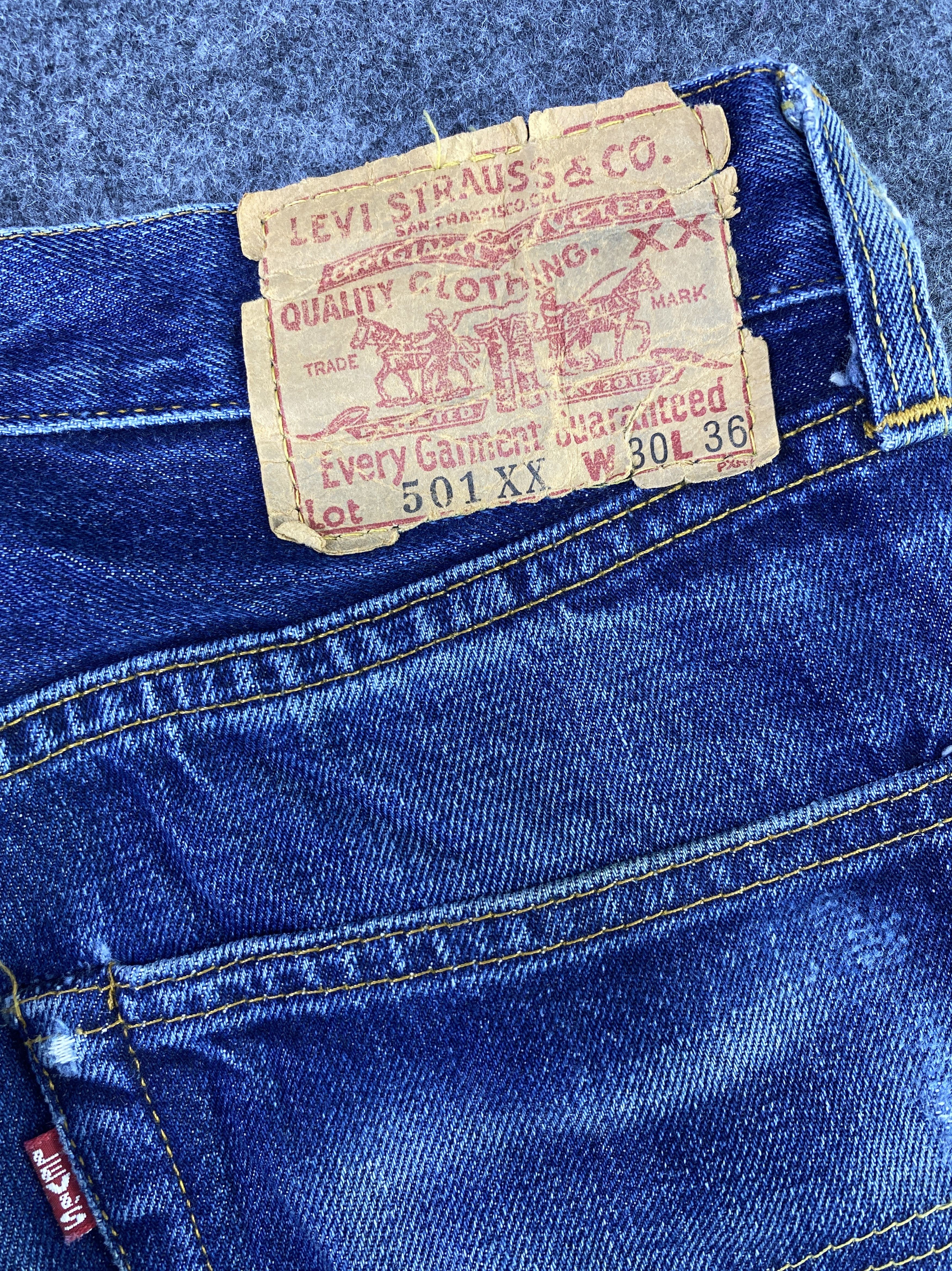Levi's VINTAGE LEVI'S 501xx REDLINE DISTRESSES BLUE WASH JEANS-J888 Size US 30 / EU 46 - 9 Thumbnail
