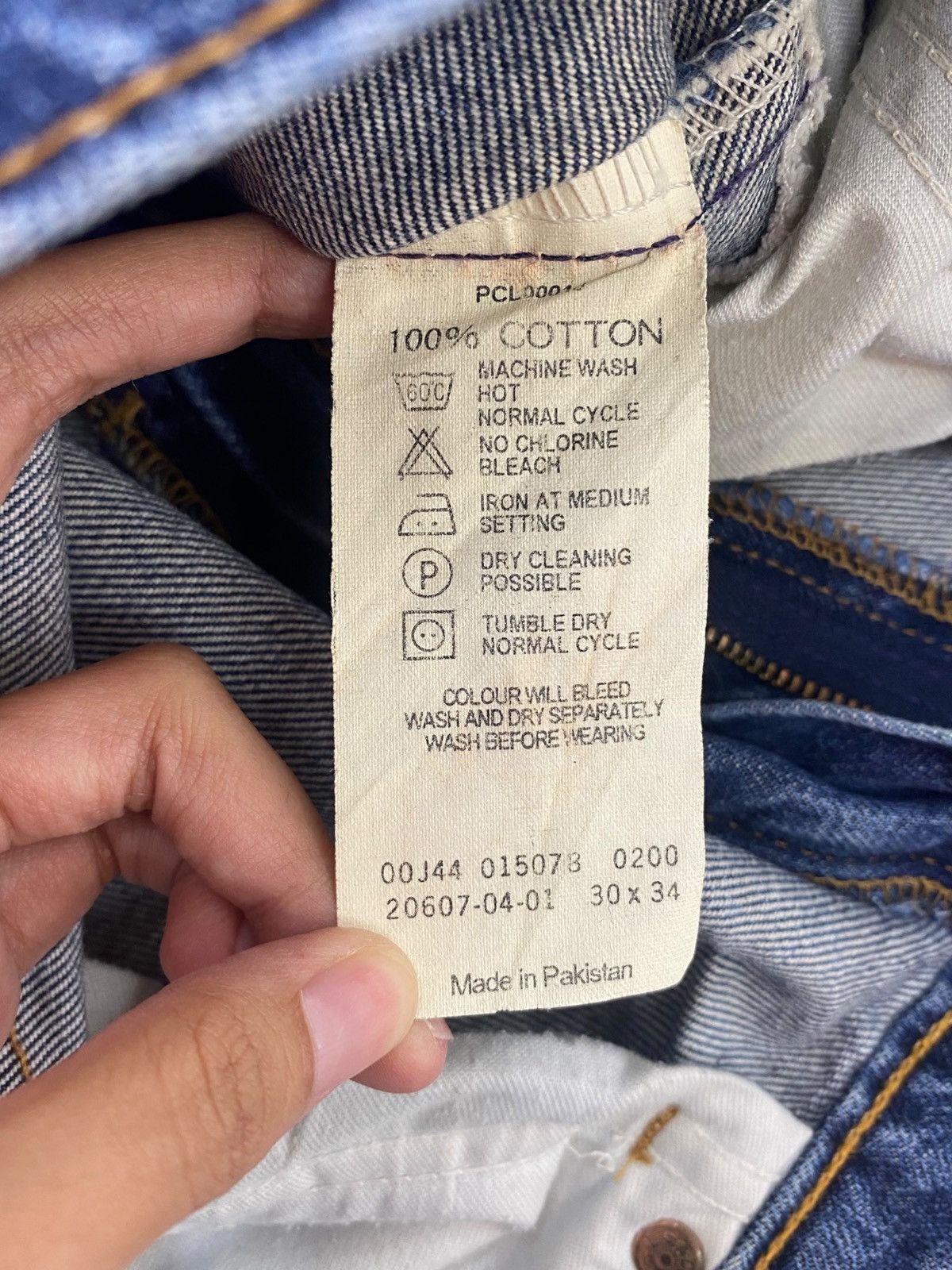 Levi's Vintage Levi’s Blue Faded Wash Style Whiskers Loose Jeans Size US 28 / EU 44 - 10 Thumbnail