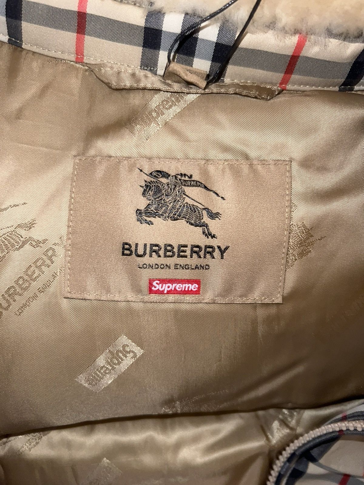 Burberry × Supreme Supreme Burberry Shearling collar down puffer jacket Size US L / EU 52-54 / 3 - 7 Thumbnail