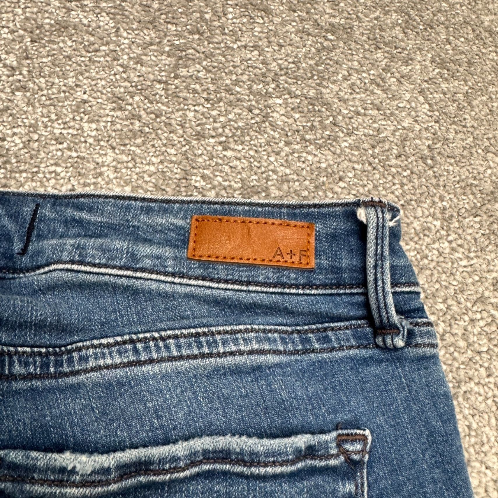 Abercrombie & Fitch Abercrombie & Fitch Womens Jeans Ankle Mid Rise Blue 23 Inseam 27 Size Denim Streetwear Size 27" / US 4 / IT 40 - 5 Thumbnail
