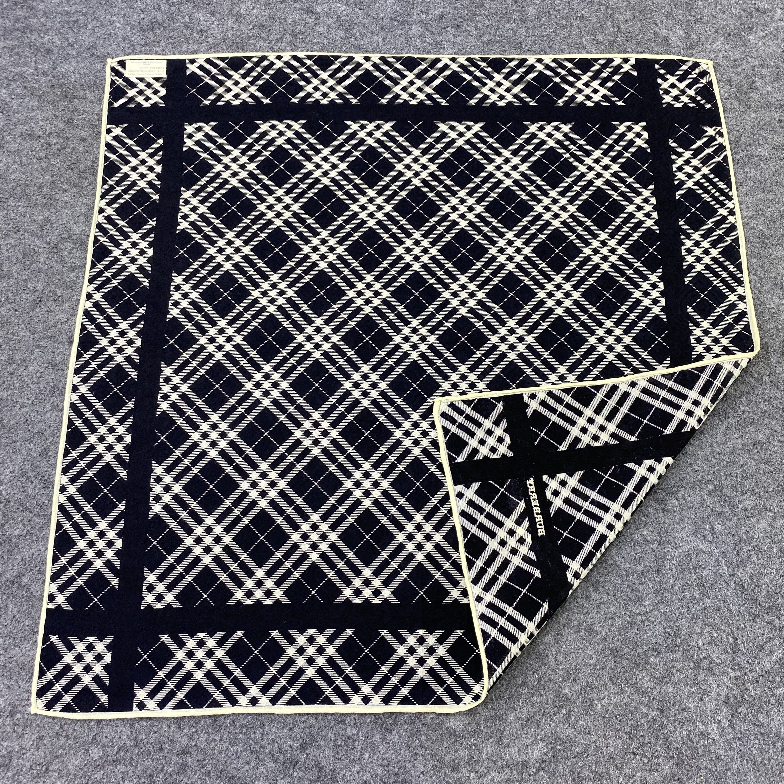 Burberry Burberry Handkerchief Neckerchief Bandana-B1722 Size ONE SIZE - 5 Thumbnail