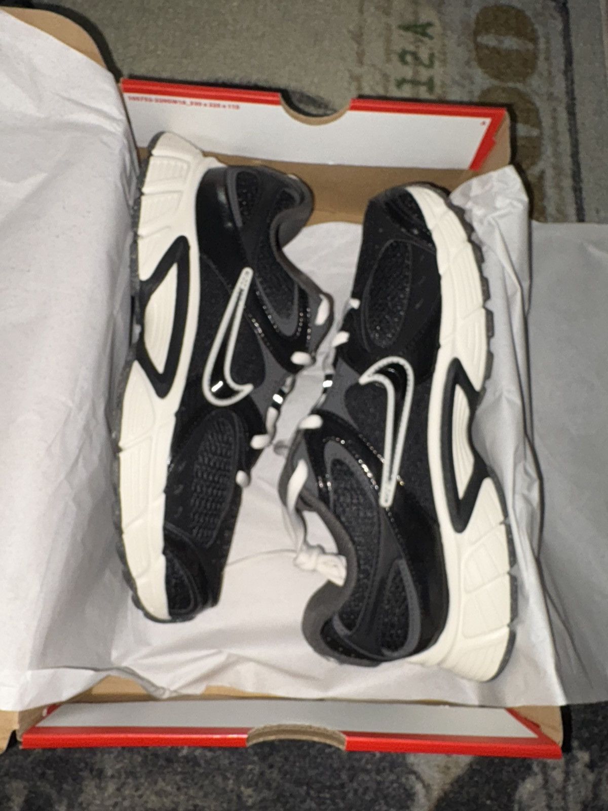 Nike Nike V5 RNR Jackie Robinson Day Size US 7 / EU 40 - 2 Thumbnail