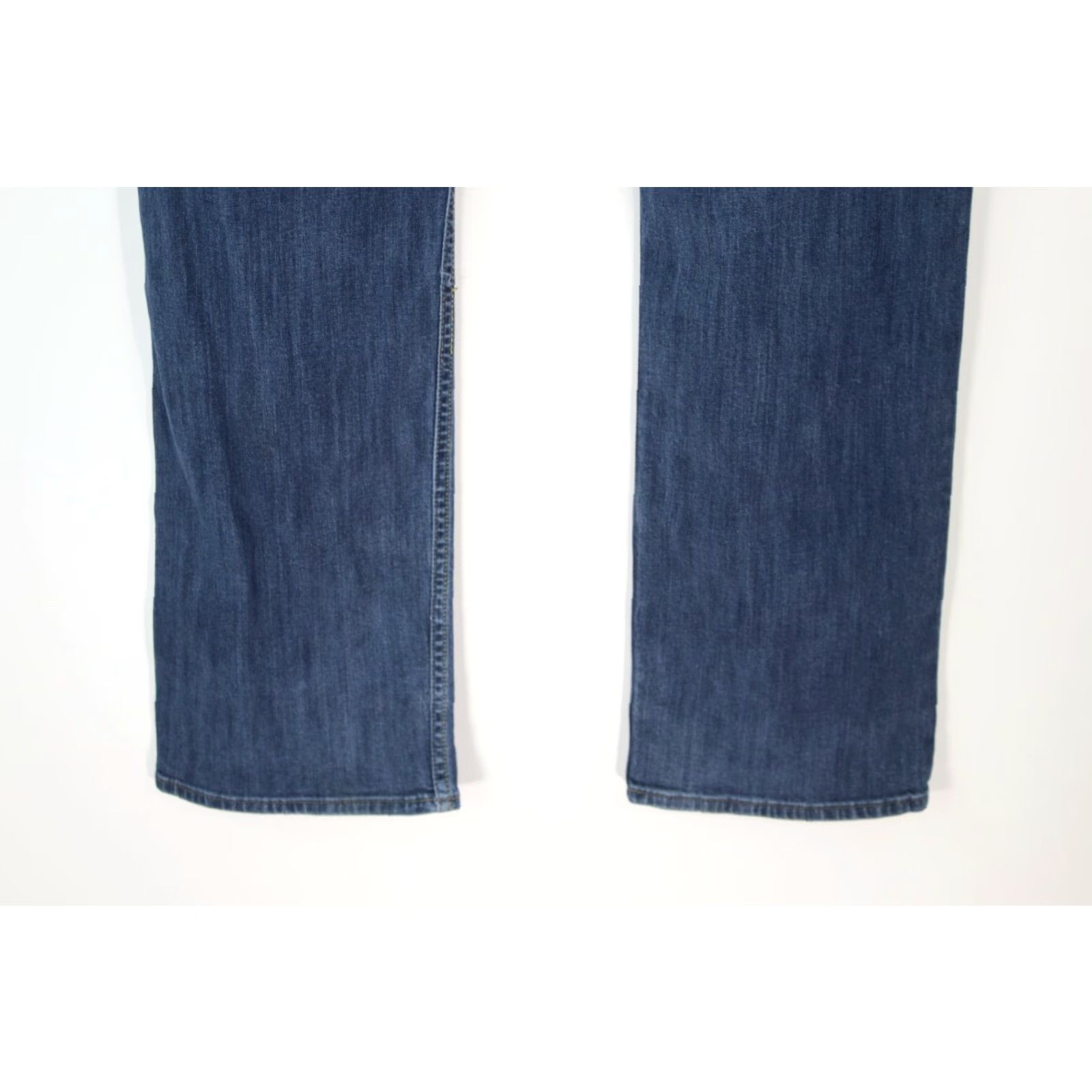 Wrangler Wrangler Mens Straight Fit Jeans Blue Denim Size 34x30 5-Pocket Design Belt Loops Front Flat Front Rise High Regular Cuff 8 in Mens Size US 34 / EU 50 - 6 Thumbnail