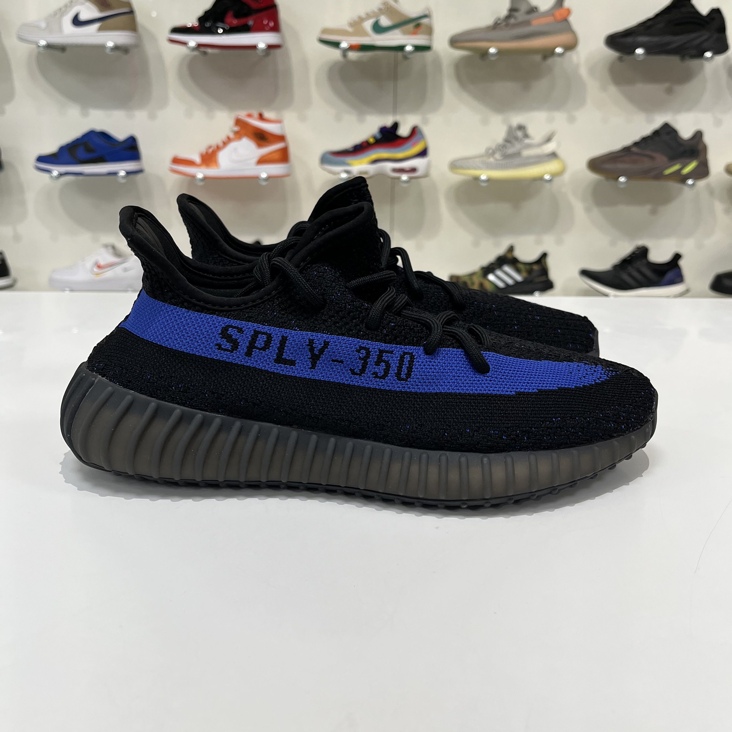Adidas Adidas Yeezy Boost 350 V2 Dazzling Blue Size US 8.5 / EU 41-42 - 7 Thumbnail