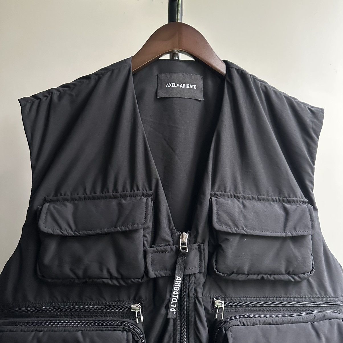 Axel Arigato AXEL ARIGATO KENT MULTI TACTICAL VEST BLACK SIZE M Size US M / EU 48-50 / 2 - 4 Thumbnail