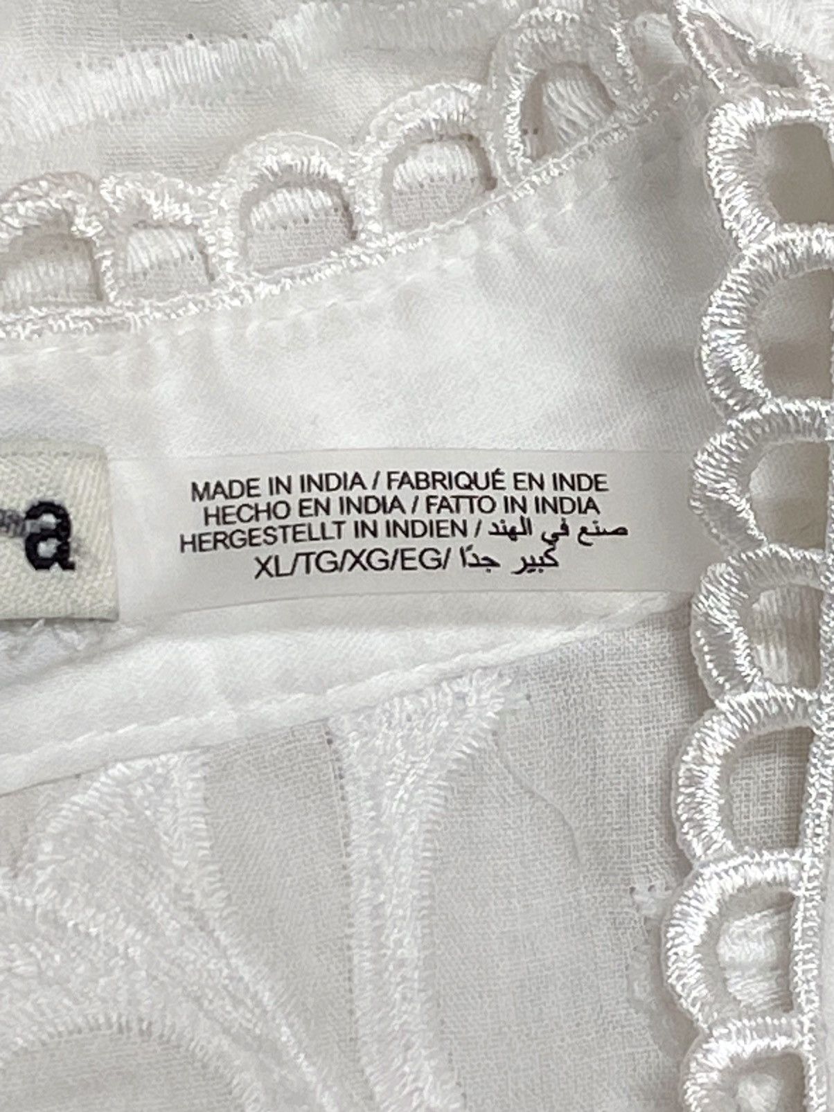 Alice + Olivia ALICE + OLIVIA Loryn Embroidered Short-Sleeve Blouse size XL Size XL / US 12-14 / IT 48-50 - 14 Thumbnail
