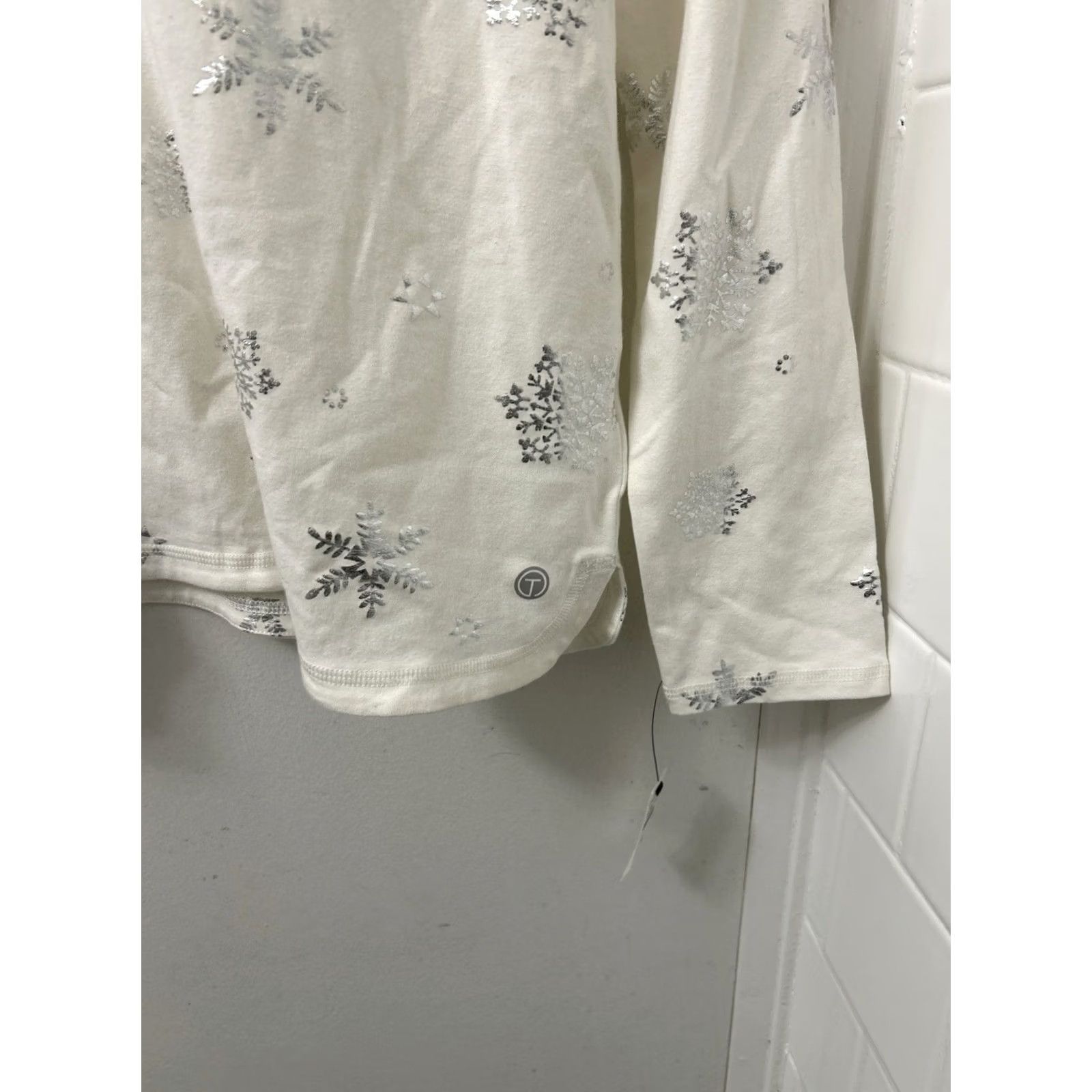 Talbots T by Talbots Top Womens M Ivory Silver Snowflake Button Mock Neck Sweatshirt NWT Size M / US 6-8 / IT 42-44 - 5 Thumbnail