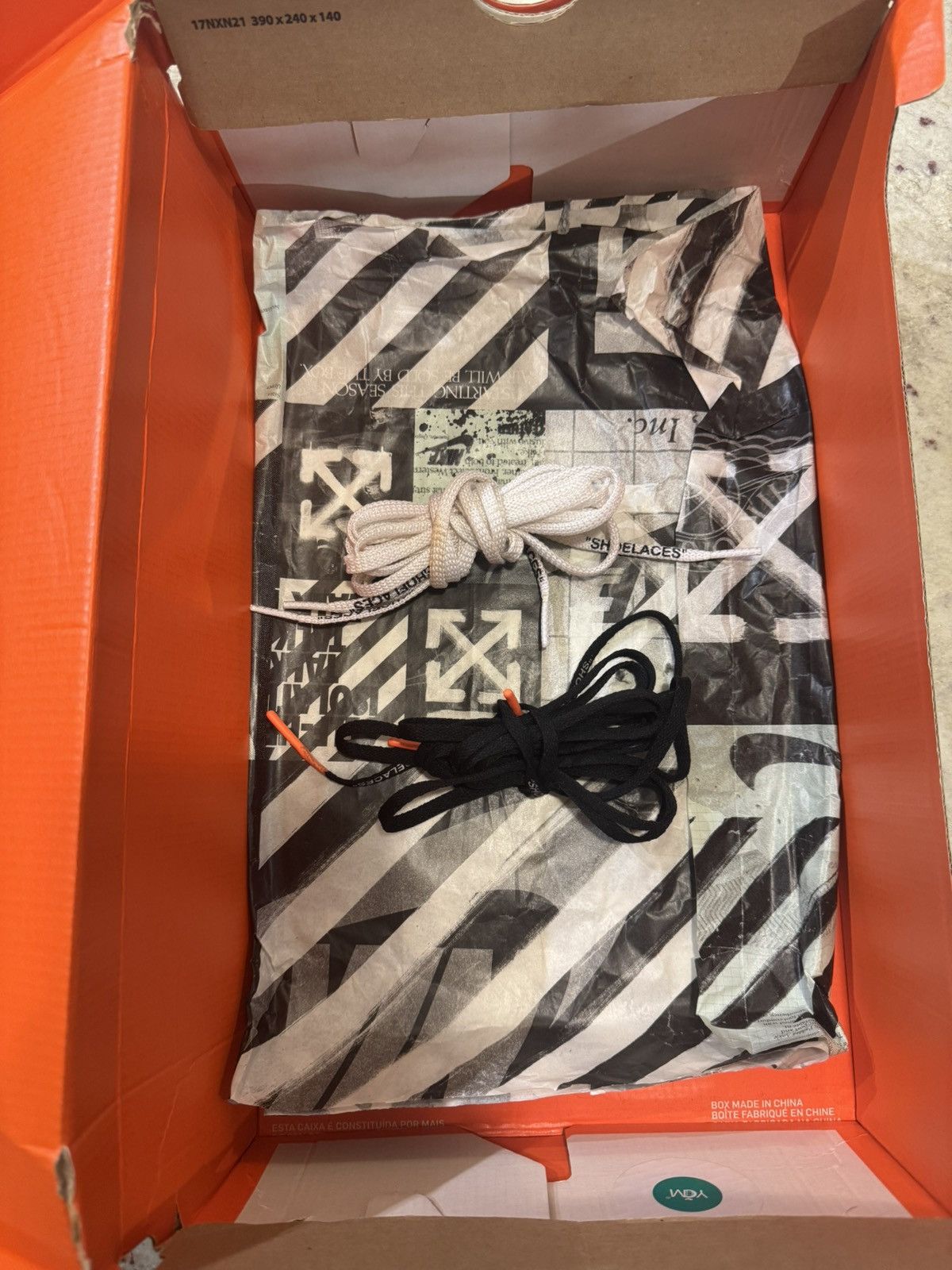 Nike × Off-White Off White x Nike Hyperdunks 2017 Size US 9.5 / EU 42-43 - 10 Thumbnail