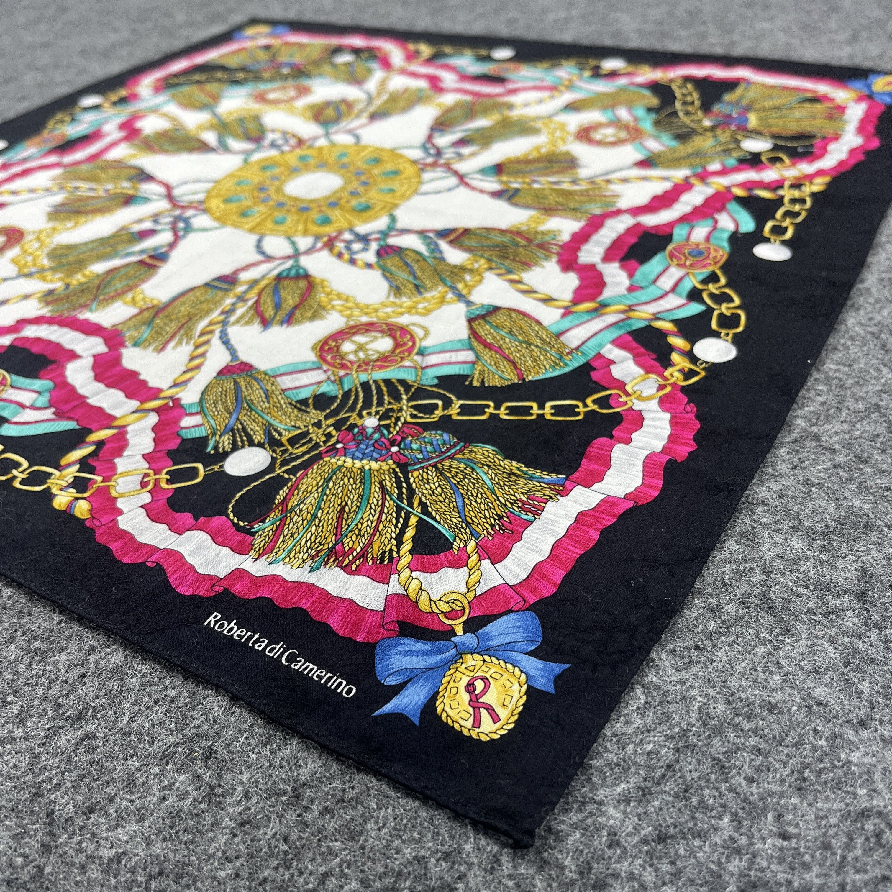 Roberta di Camerino Roberta Di Camerino Handkerchief / Neckerchief B246 Size ONE SIZE - 5 Thumbnail