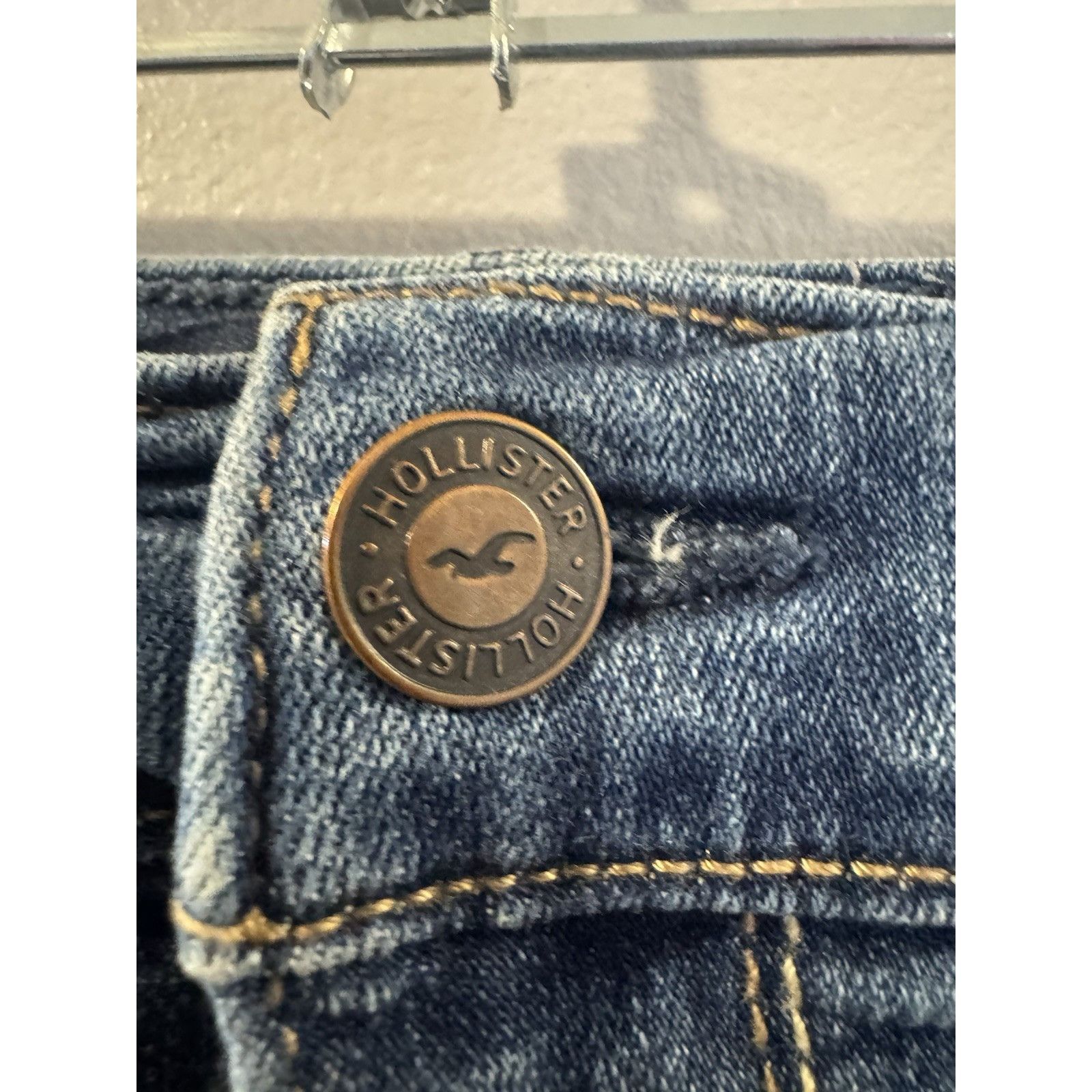 Hollister Hollister Women's Denim High-Rise Short 3 Advanced Stretch, Size 26" / US 2 / IT 38 - 2 Thumbnail
