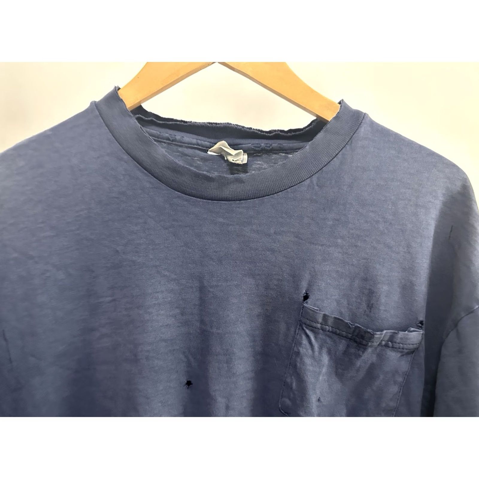 Hanes VINTAGE Hanes Gradient Sun Faded Thrashed Worn Cotton Pocket Distressed Boxy T-Shirt XL Blue Mens Size US XL / EU 56 / 4 - 7 Thumbnail