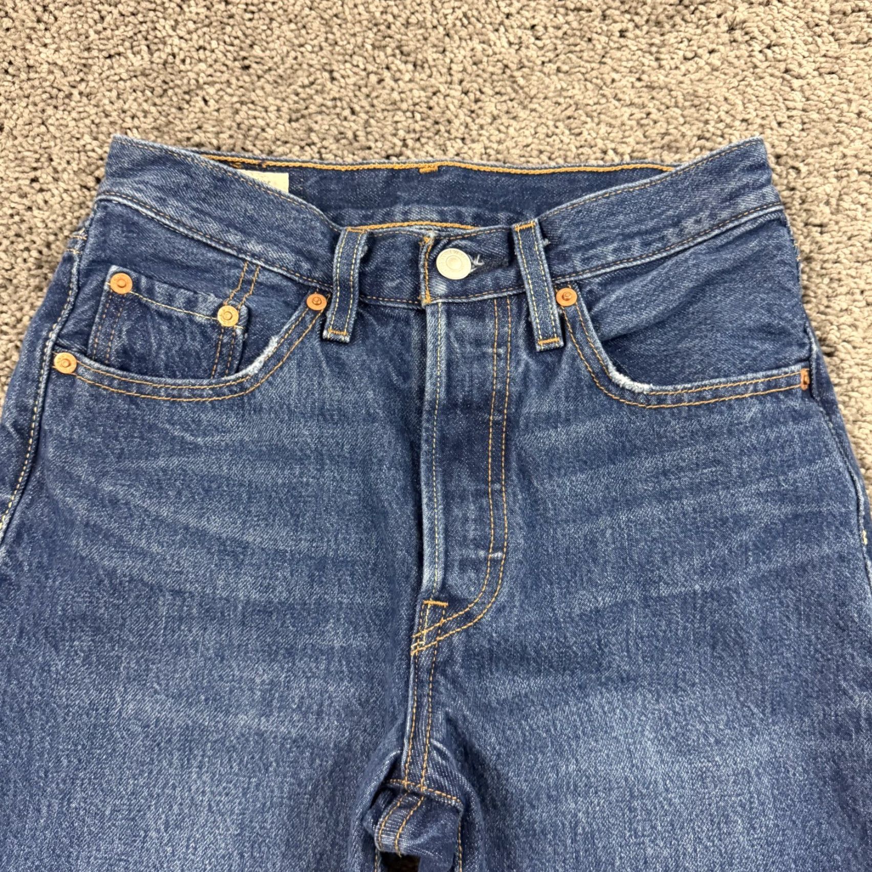 Levi's VINTAGE Levis 501 Jeans Womens Cropped Dark Denim Button Fly Distressed 24x28 24x28 Jeans Womens 501 Crop Distressed Blue Denim Size 28" / US 6 / IT 42 - 4 Thumbnail