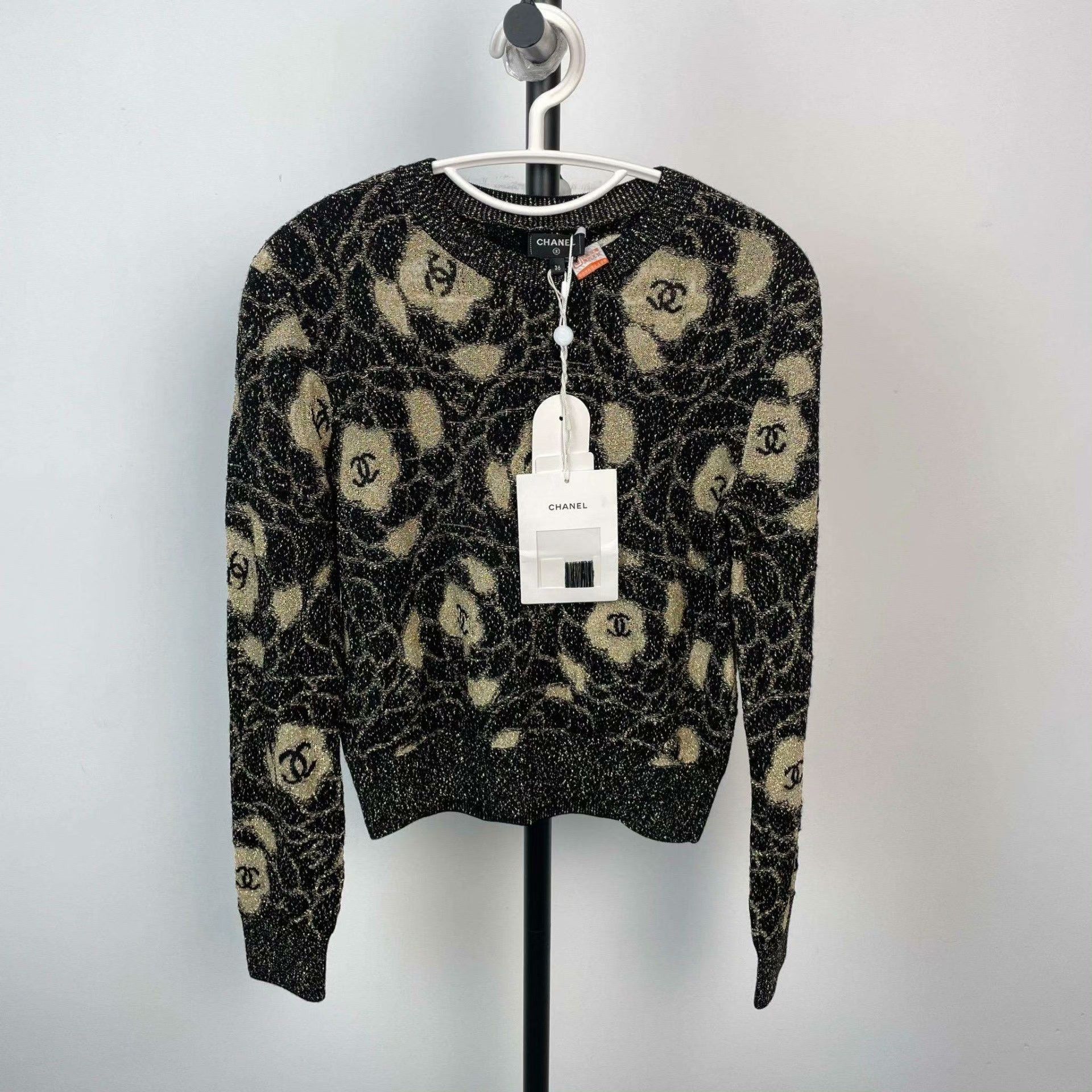 Chanel Chanel Black Sweater 38 Men Size US S / EU 44-46 / 1 - 1 Thumbnail