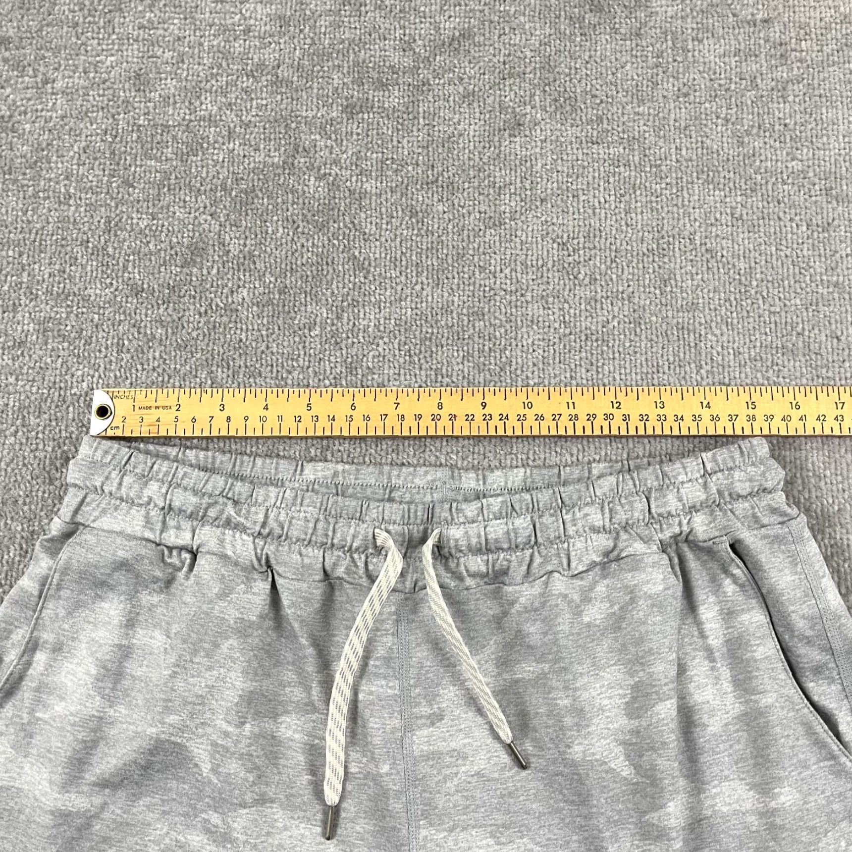 Vuori Vuori Jogger Pants Womens L Gray Camo Performance VW303 Size 36" / US 14 / IT 50 - 4 Thumbnail