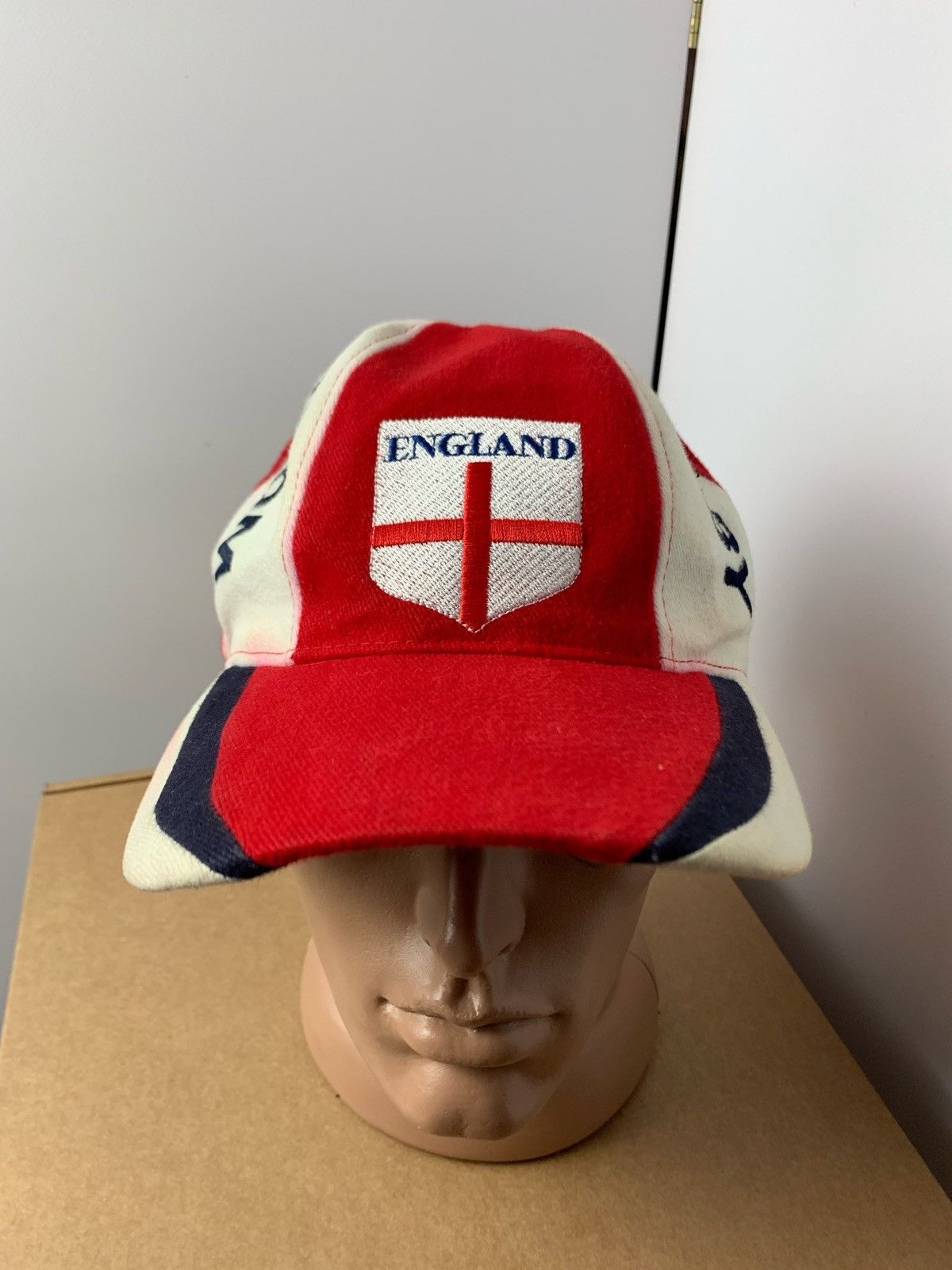 Vintage England interesting rugby cap Vintage worldwide Size ONE SIZE - 3 Thumbnail