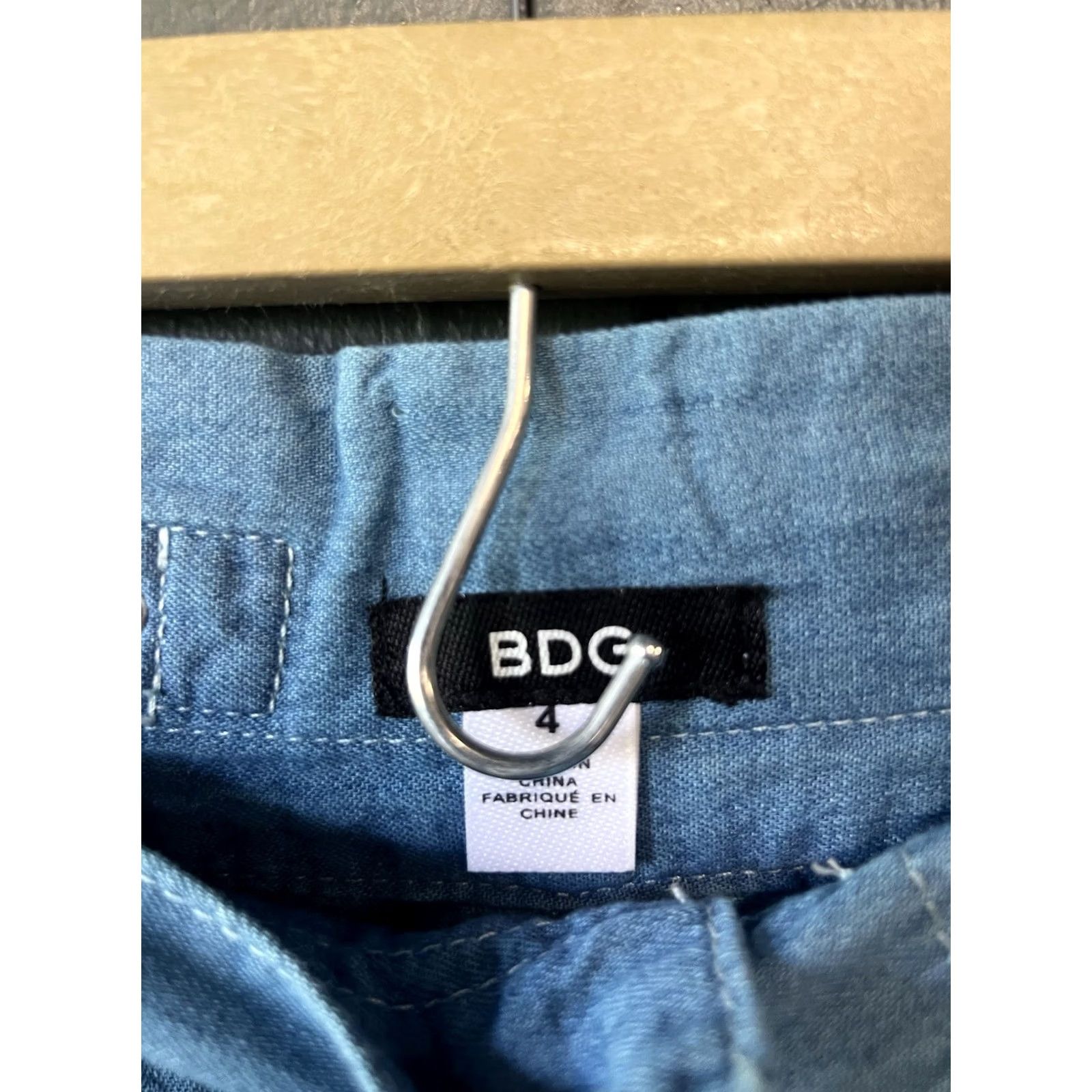 Bdg BDG Womens Denim Shorts Stretch Fit Size 4 Blue Chino Jeans Shorts Womens 4 Stretch BDG Blue Denim Shorts Size 27" / US 4 / IT 40 - 3 Thumbnail